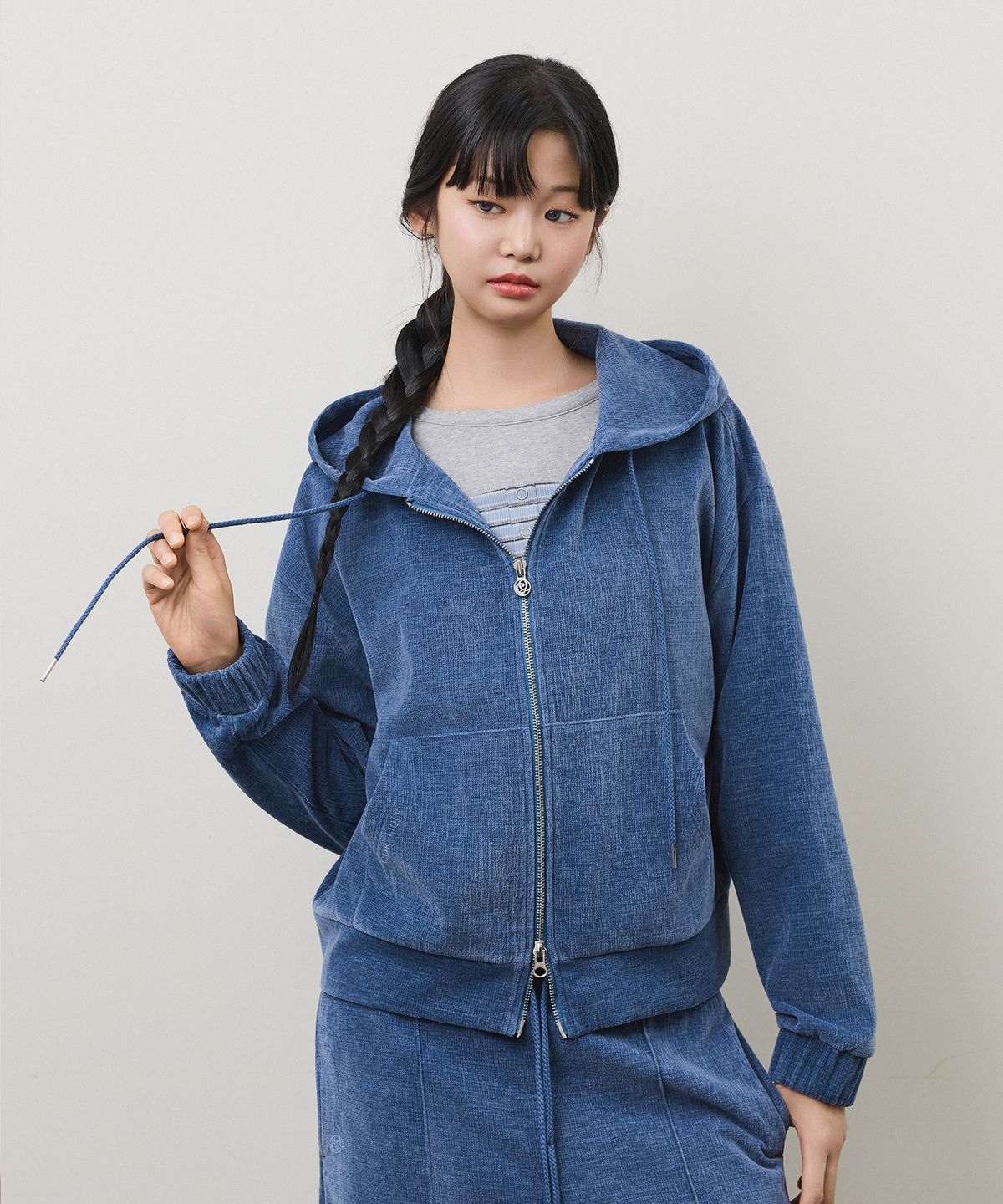 코랄리크(CORALIQUE) 소프트 셔닐 후드 집업 셋업 블루