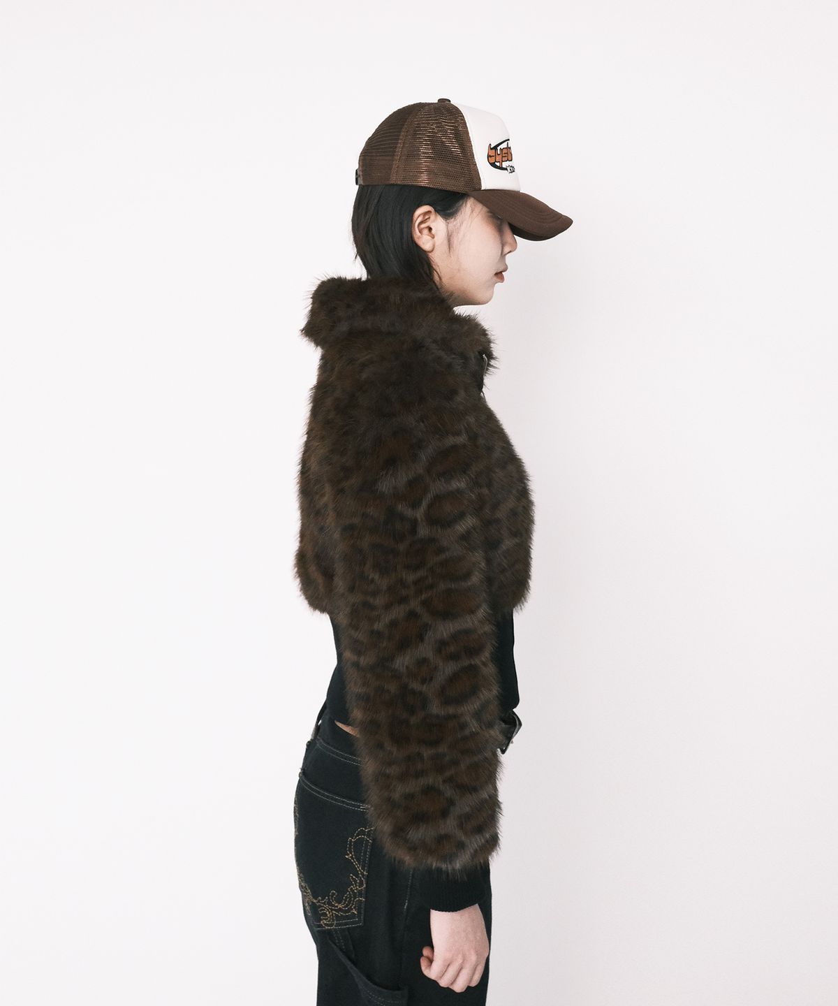 해빙(HAEBING) Half-Rib Leopard Fur Jacket