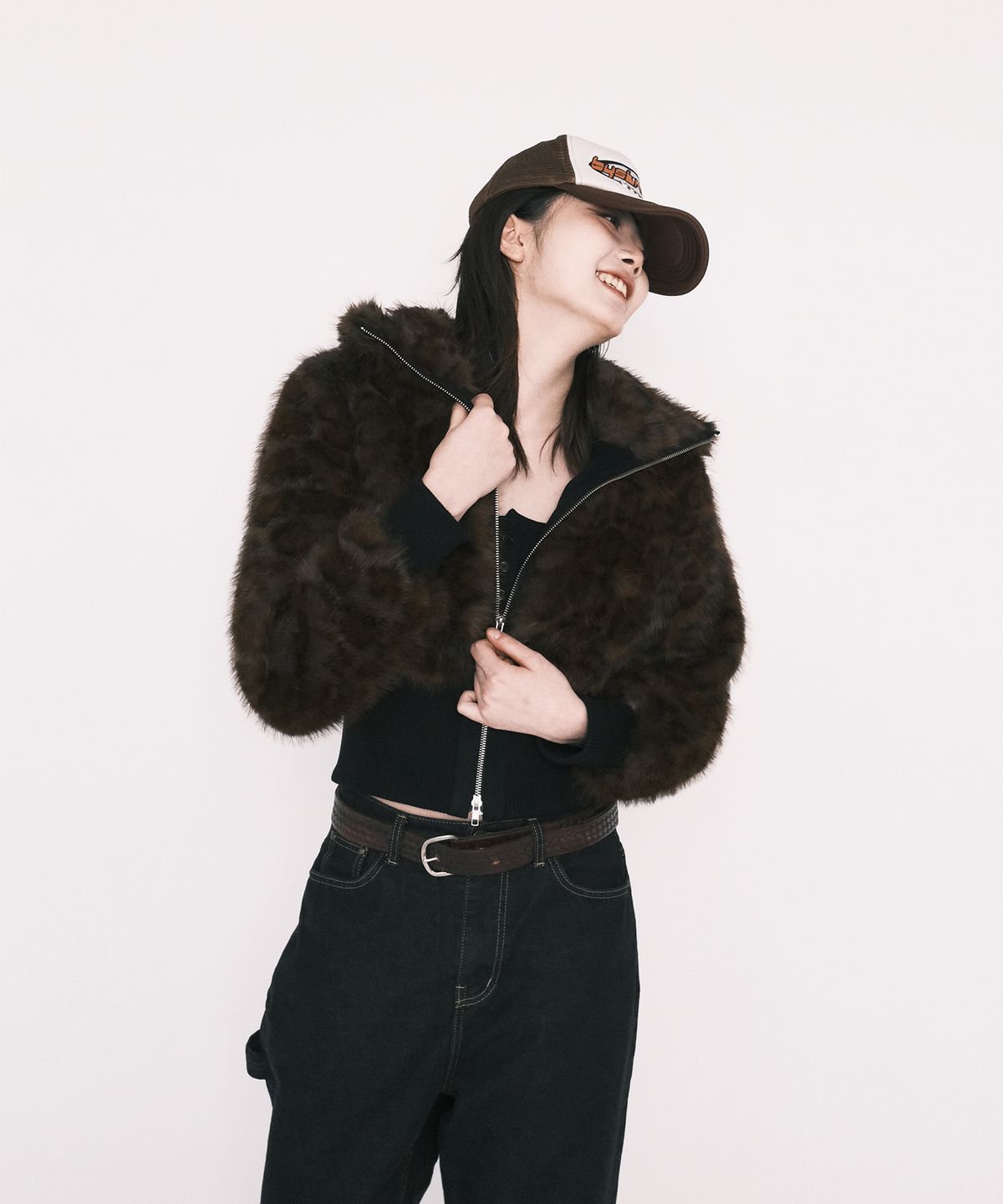 해빙(HAEBING) Half-Rib Leopard Fur Jacket