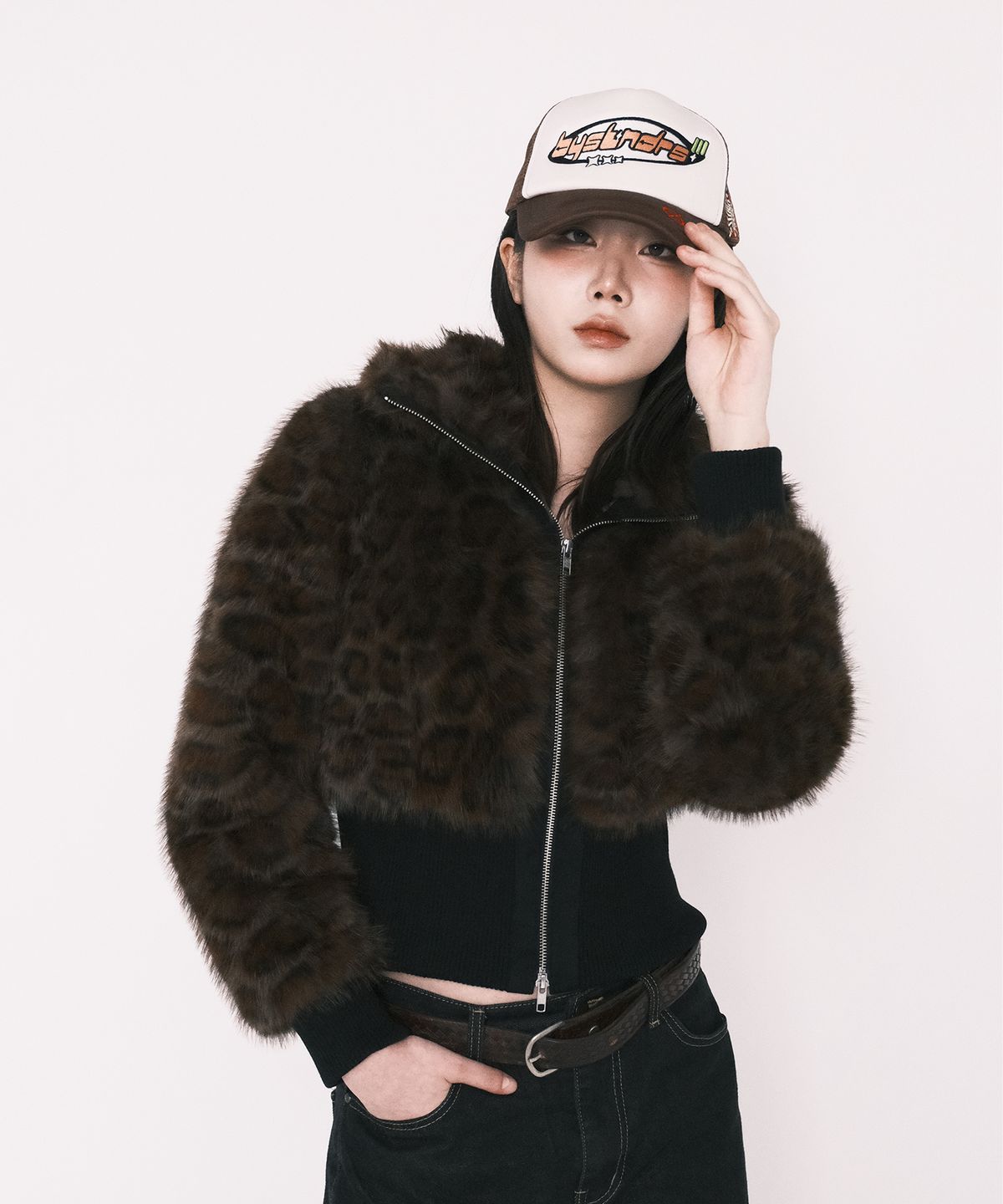 해빙(HAEBING) Half-Rib Leopard Fur Jacket