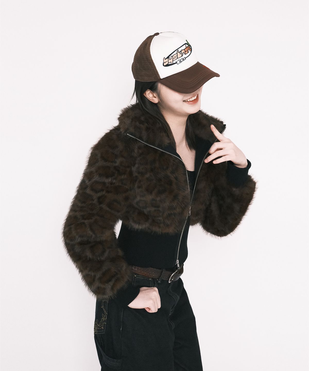 해빙(HAEBING) Half-Rib Leopard Fur Jacket