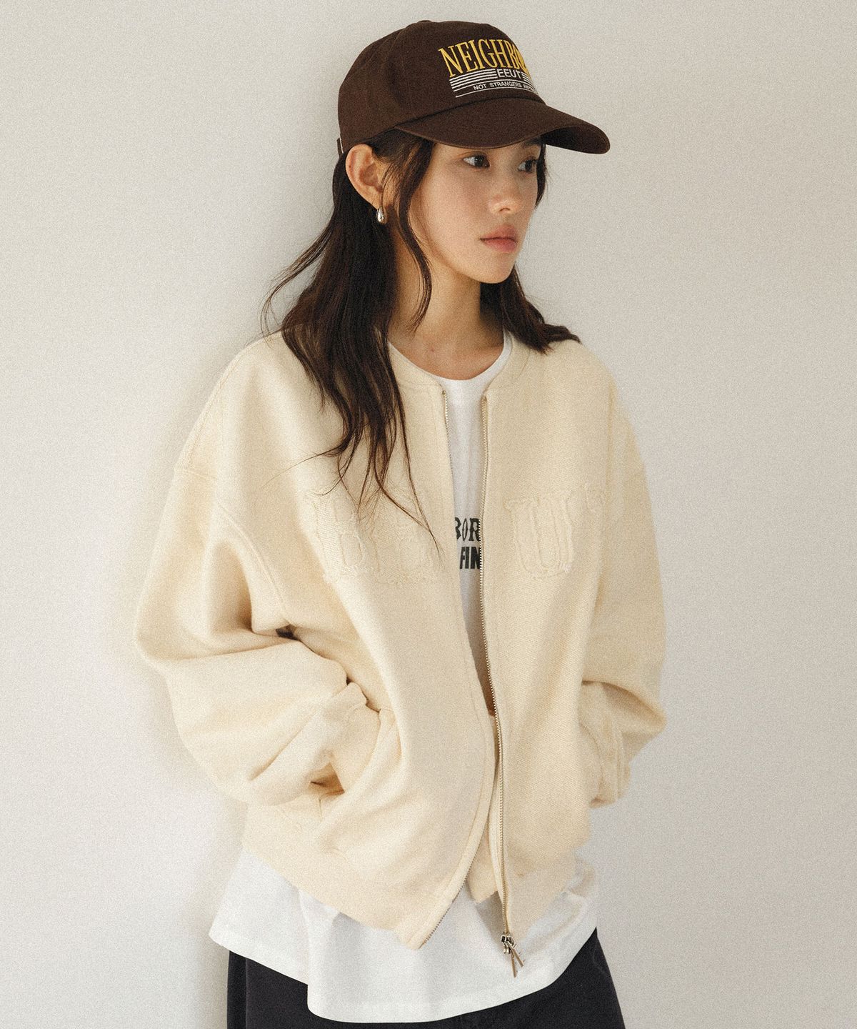 이우트(EEUT) EEUT APPLIQUE SWEAT ZIP UP / CREAM