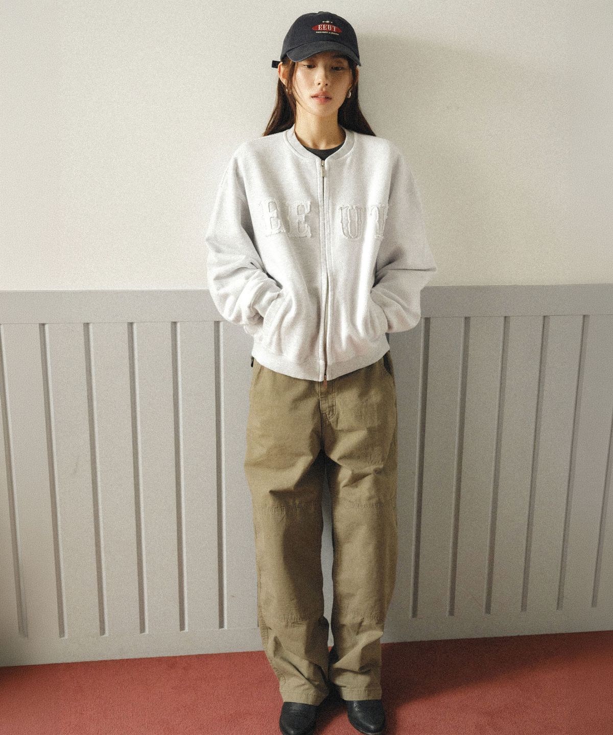 이우트(EEUT) EEUT APPLIQUE SWEAT ZIP UP / MELANGE WHITE