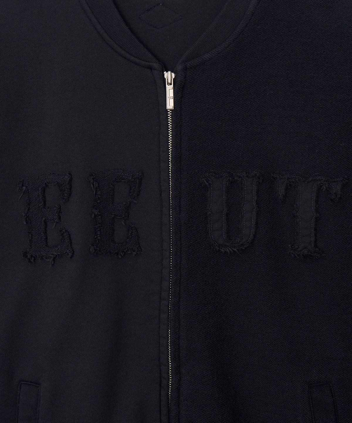 이우트(EEUT) EEUT APPLIQUE SWEAT ZIP UP / CHARCOAL