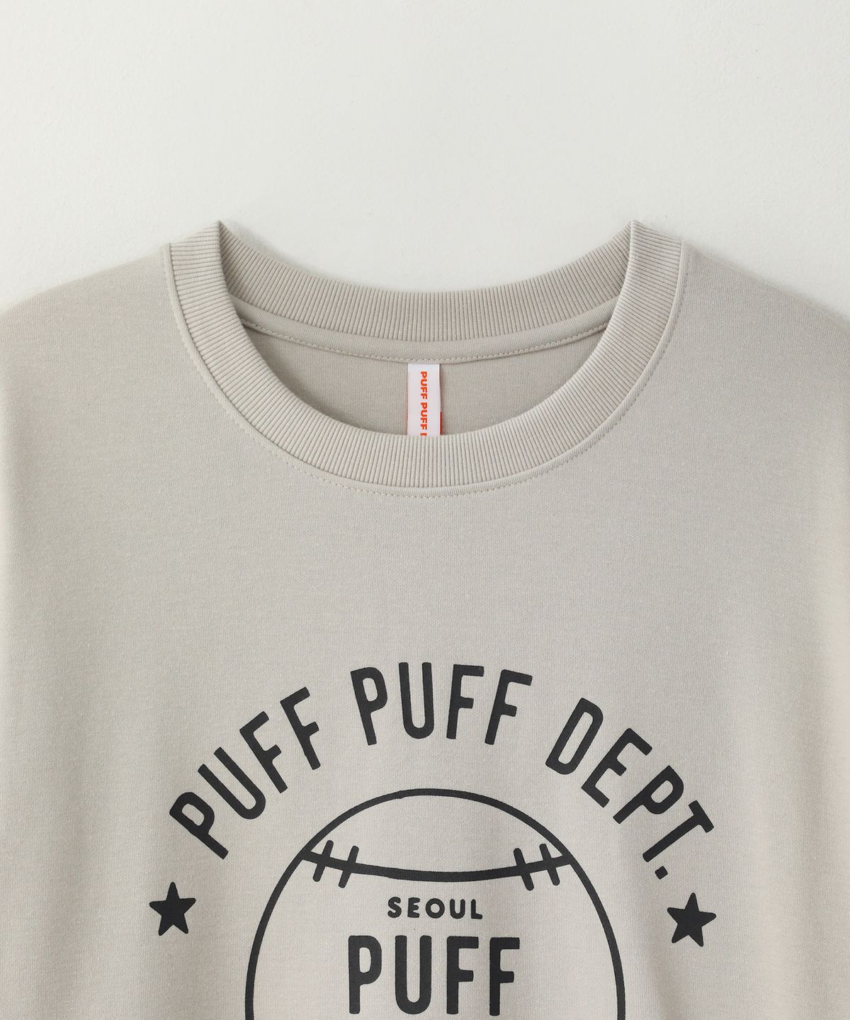퍼프퍼프뎁트(PUFF PUFF DEPT) BASEBALL 스웨트셔츠 GREYISH BEIGE