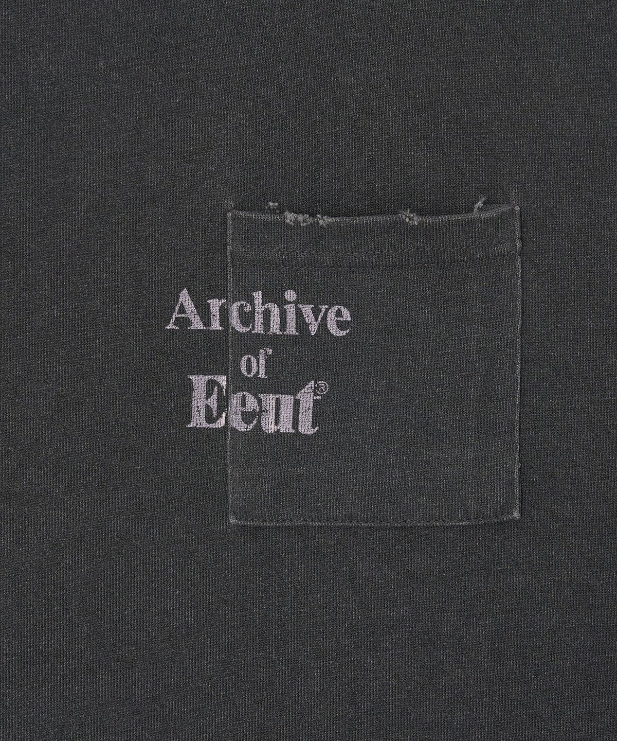 이우트(EEUT) ARCHIVE POCKET T-SHIRT / CHARCOAL