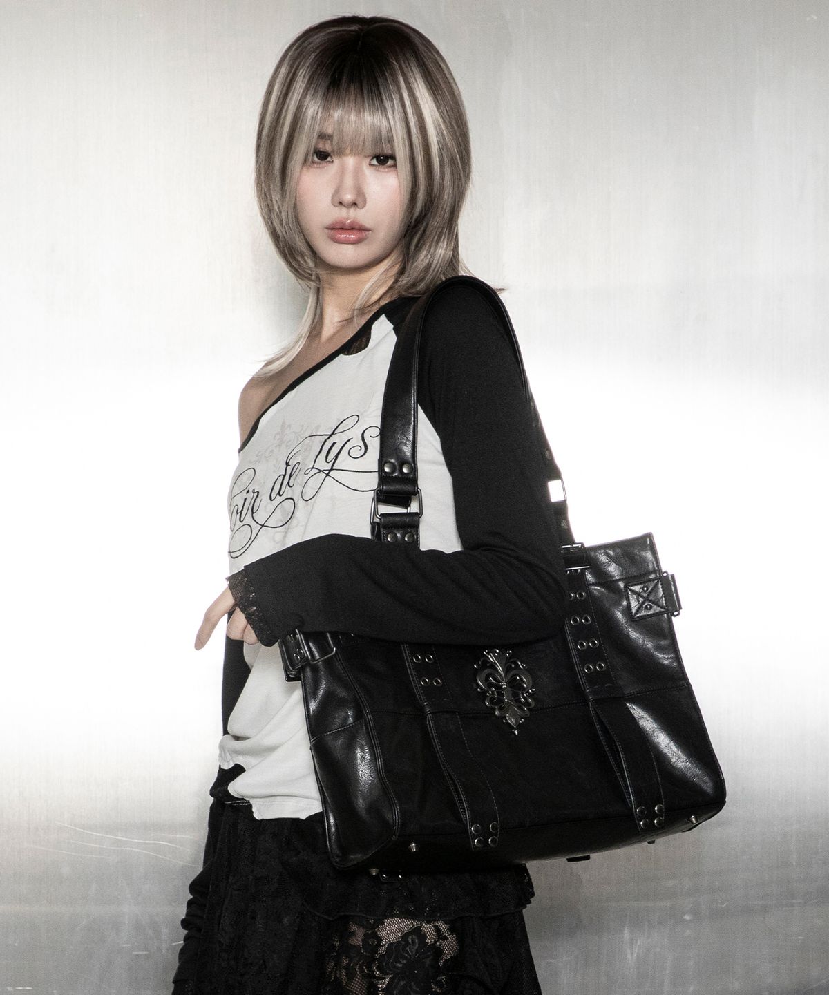 글랙(GLACK) GBOB001 누아 드 리스 백 참 숄더백 G26IB8001BK (BLACK)