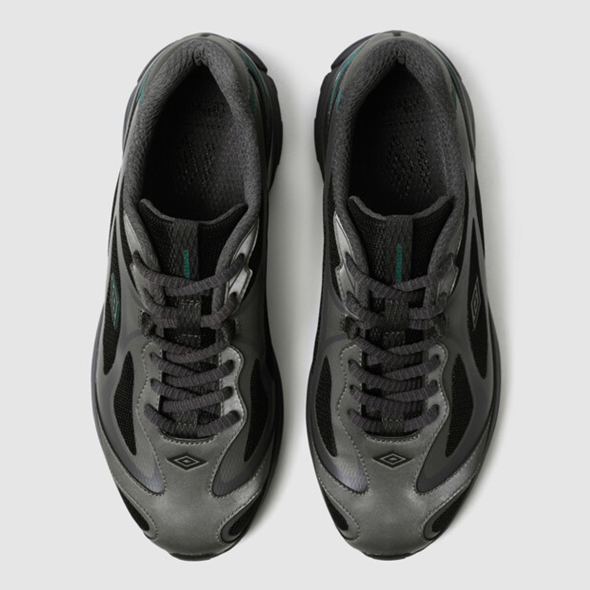 엄브로(UMBRO) FUTURE TECH (퓨처 테크) 다크그린 UR323CTP91