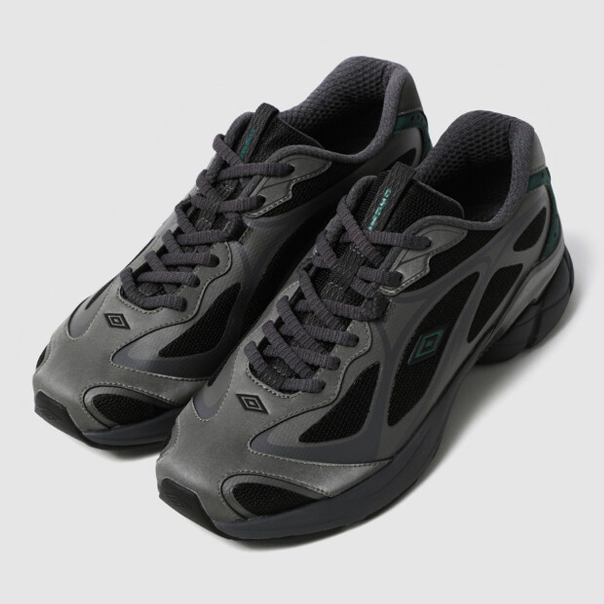 엄브로(UMBRO) FUTURE TECH (퓨처 테크) 다크그린 UR323CTP91