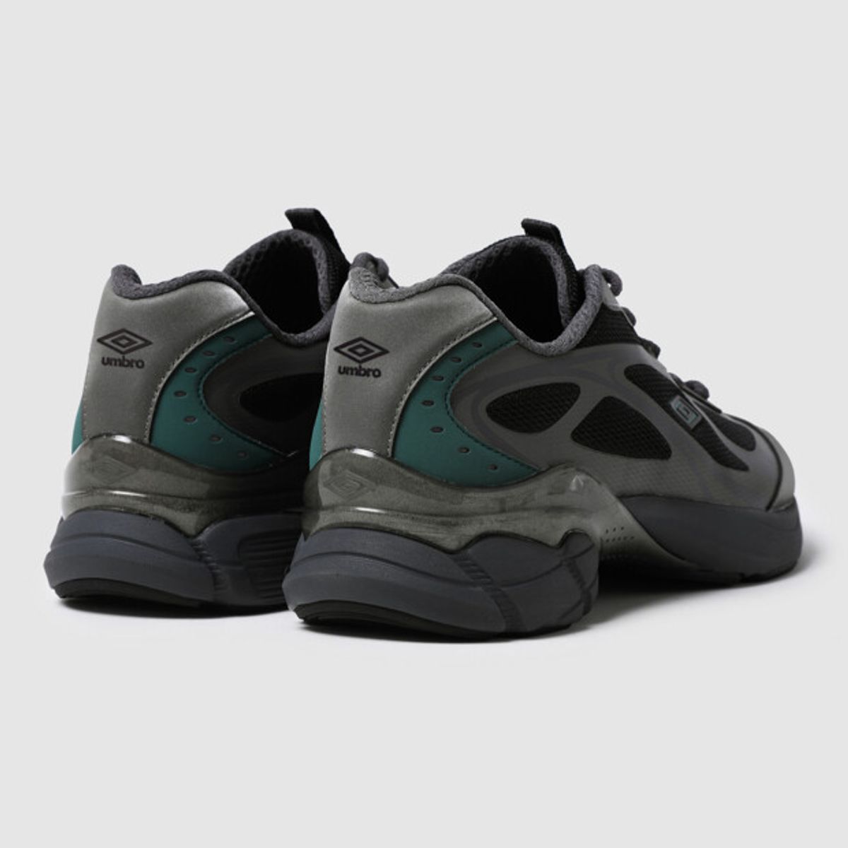 엄브로(UMBRO) FUTURE TECH (퓨처 테크) 다크그린 UR323CTP91