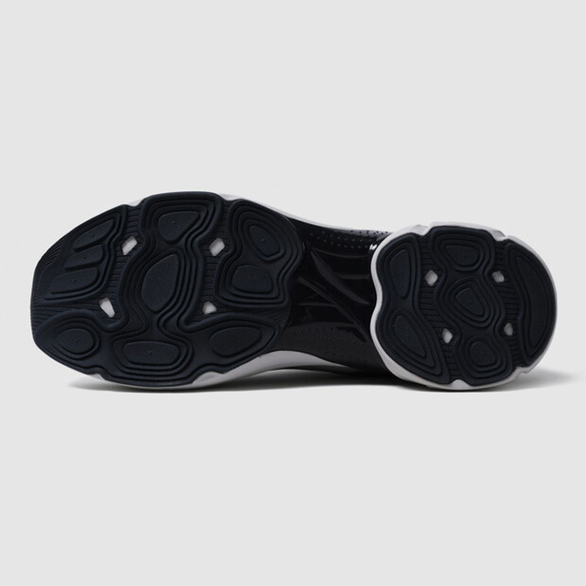 엄브로(UMBRO) FUTURE TECH (퓨처 테크) 화이트 UR323CTP91
