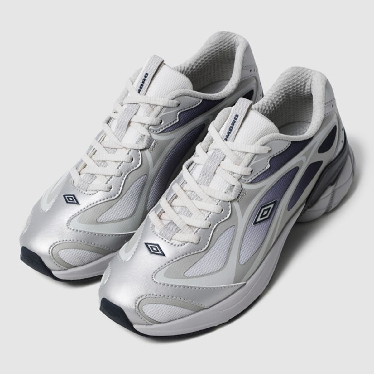 엄브로(UMBRO) FUTURE TECH (퓨처 테크) 화이트 UR323CTP91