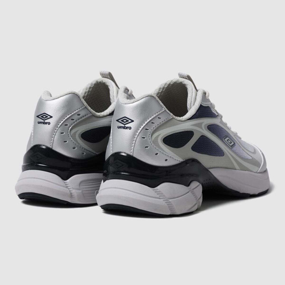 엄브로(UMBRO) FUTURE TECH (퓨처 테크) 화이트 UR323CTP91