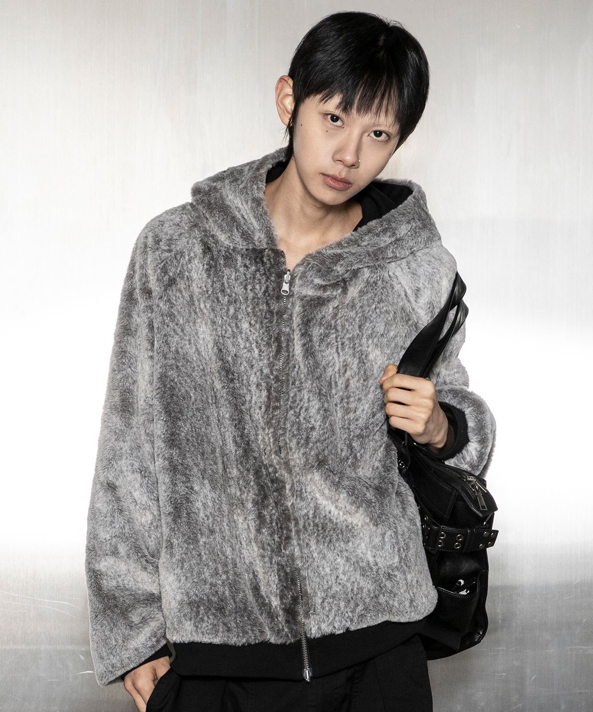 글랙(GLACK) GBOHD001 리스 포인트 리버시블 퍼 후드 집업 G26WZ006BK (BLACK)