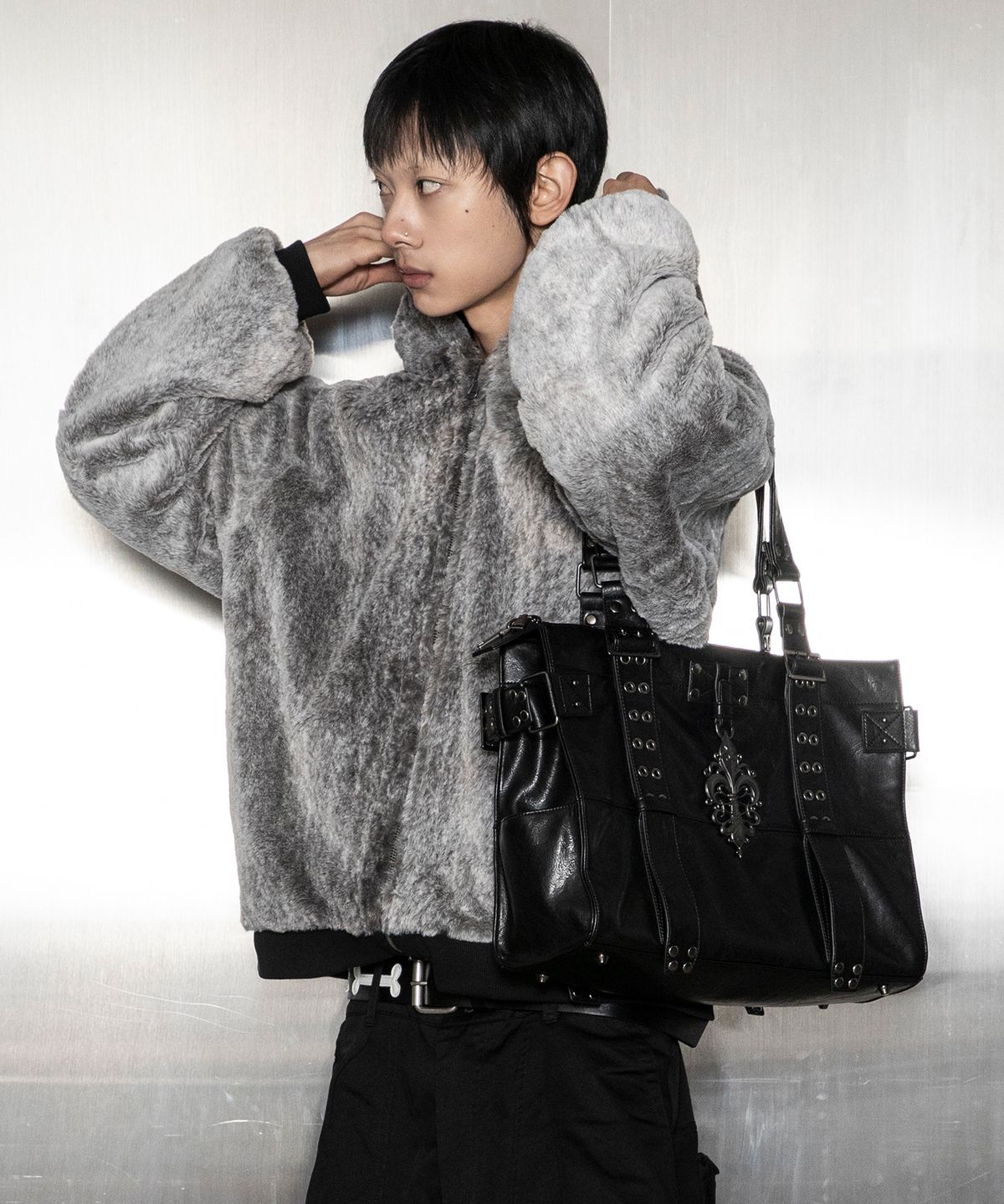 글랙(GLACK) GBOHD001 리스 포인트 리버시블 퍼 후드 집업 G26WZ006BK (BLACK)