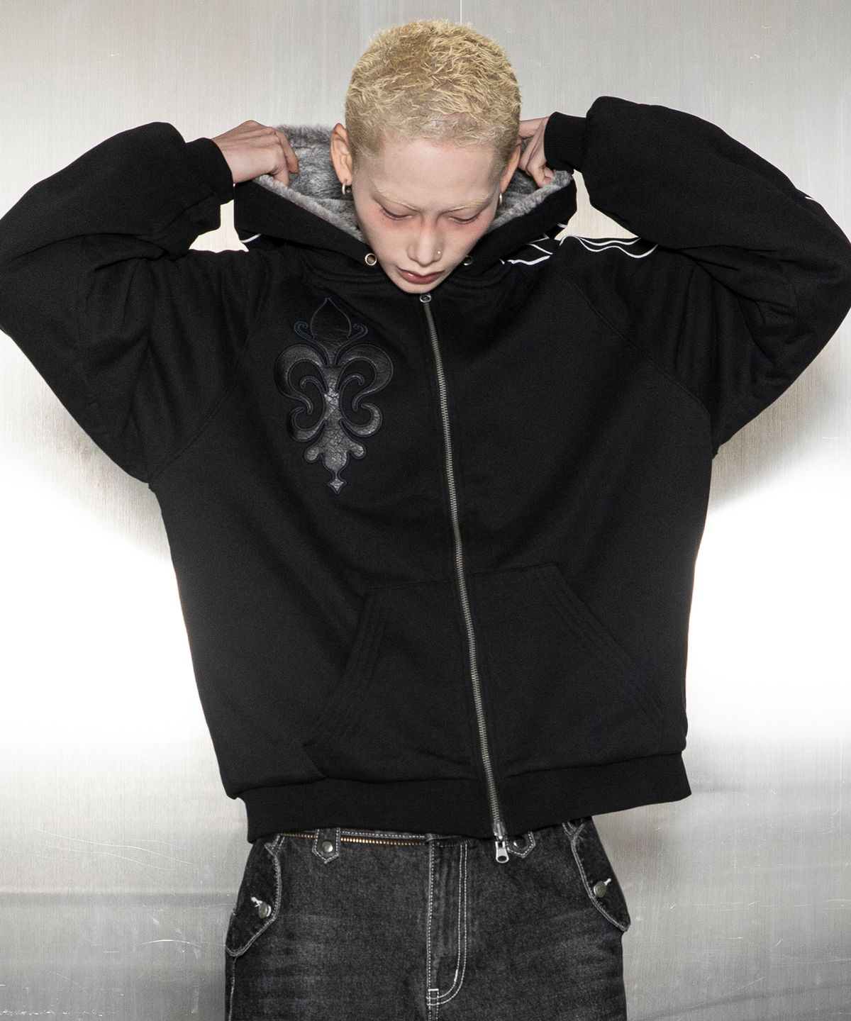 글랙(GLACK) GBOHD001 리스 포인트 리버시블 퍼 후드 집업 G26WZ006BK (BLACK)