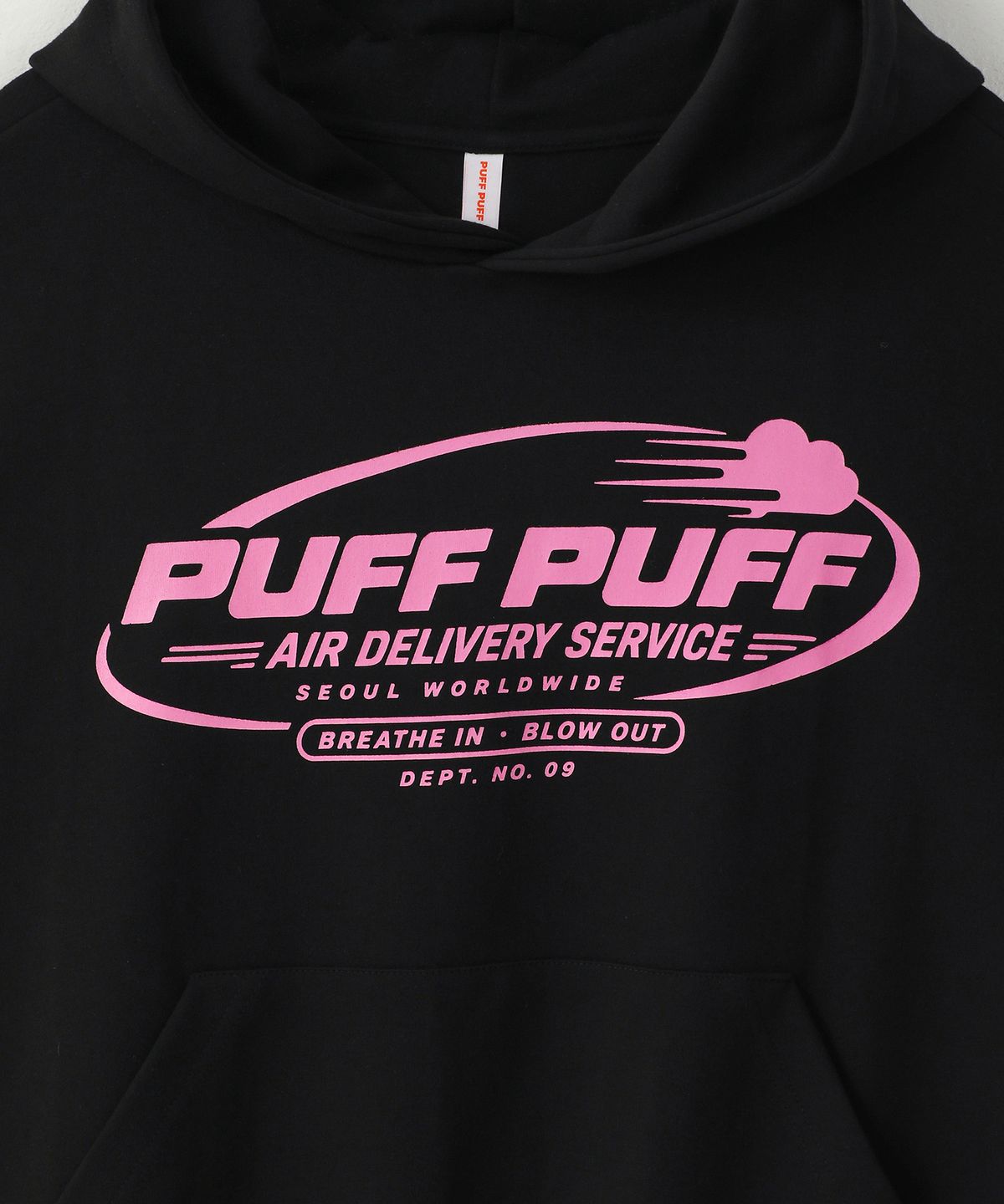 퍼프퍼프뎁트(PUFF PUFF DEPT) PUFF AIR 크롭 후드 BLACK