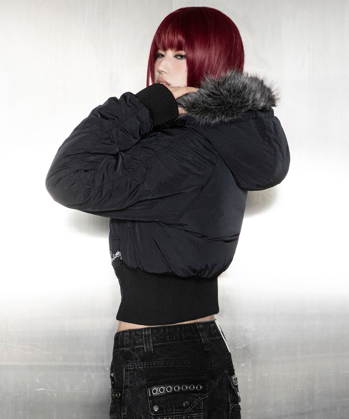 글랙(GLACK) GBOJ001 토글 후디드 크롭 패딩 숏 파카 G26OH007BK (BLACK)
