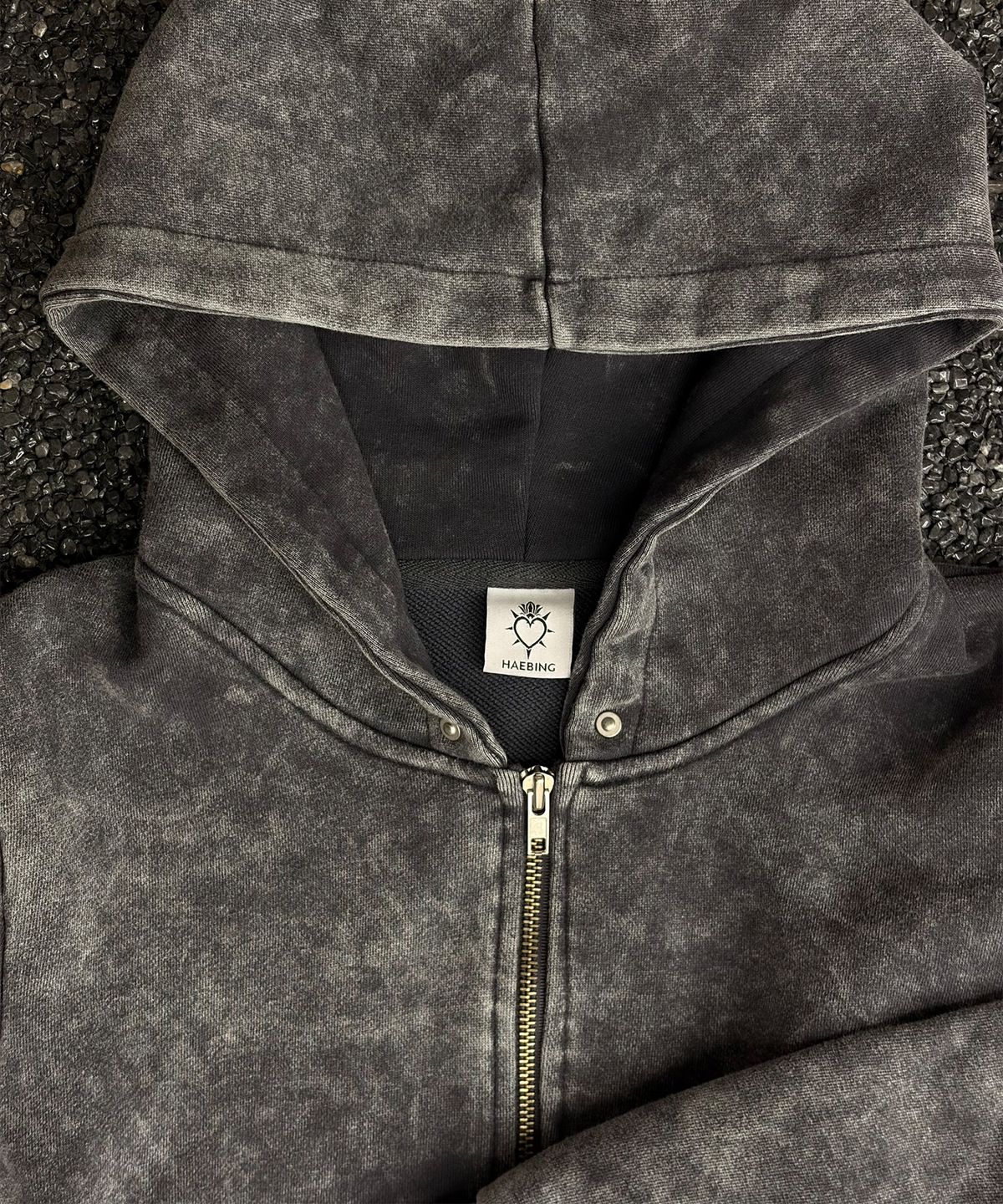 해빙(HAEBING) Half-Rib Snow Washed Hoodie (CHARCOAL)
