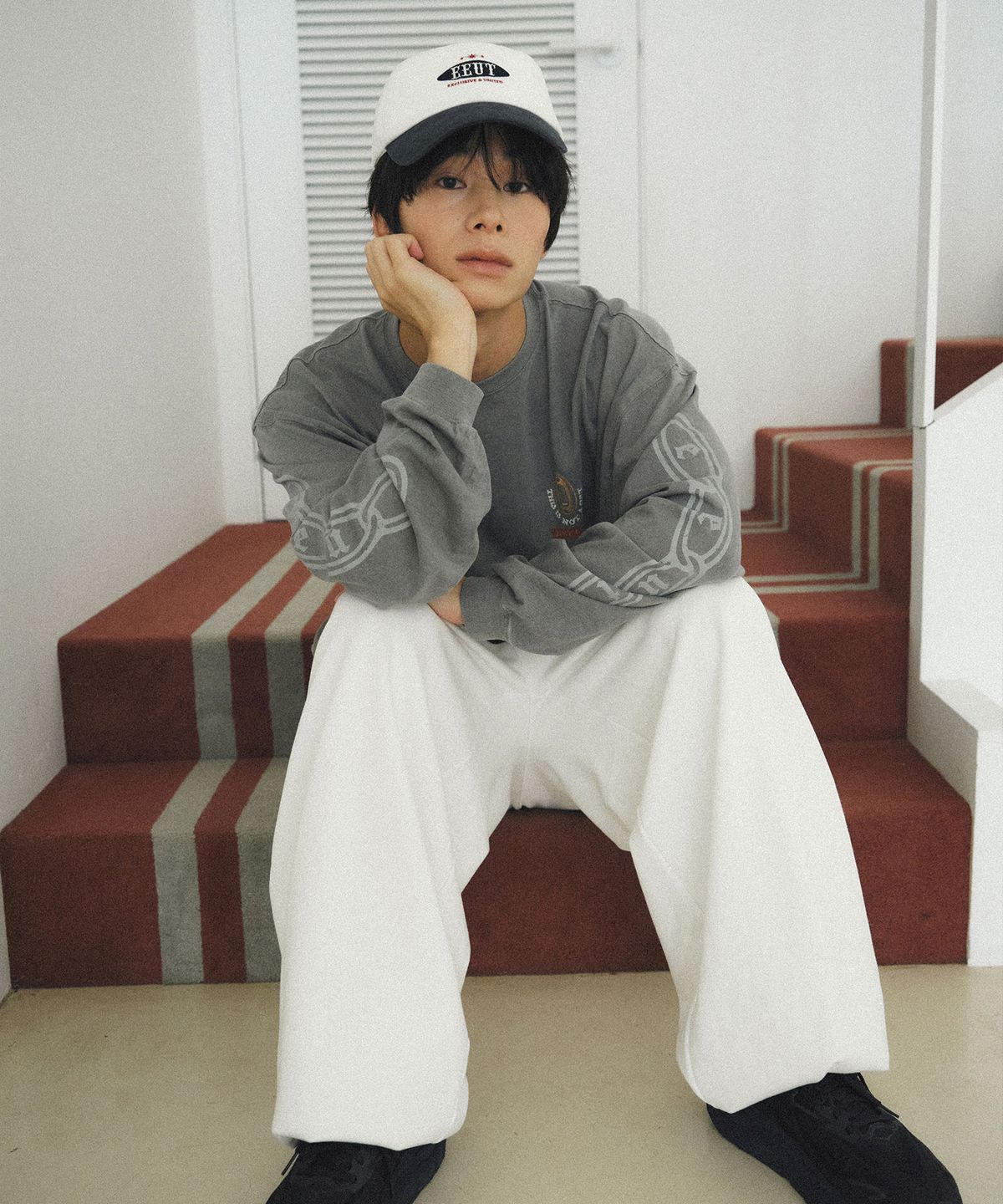 이우트(EEUT) EEUT BALLON SWEATPANTS / WHITE