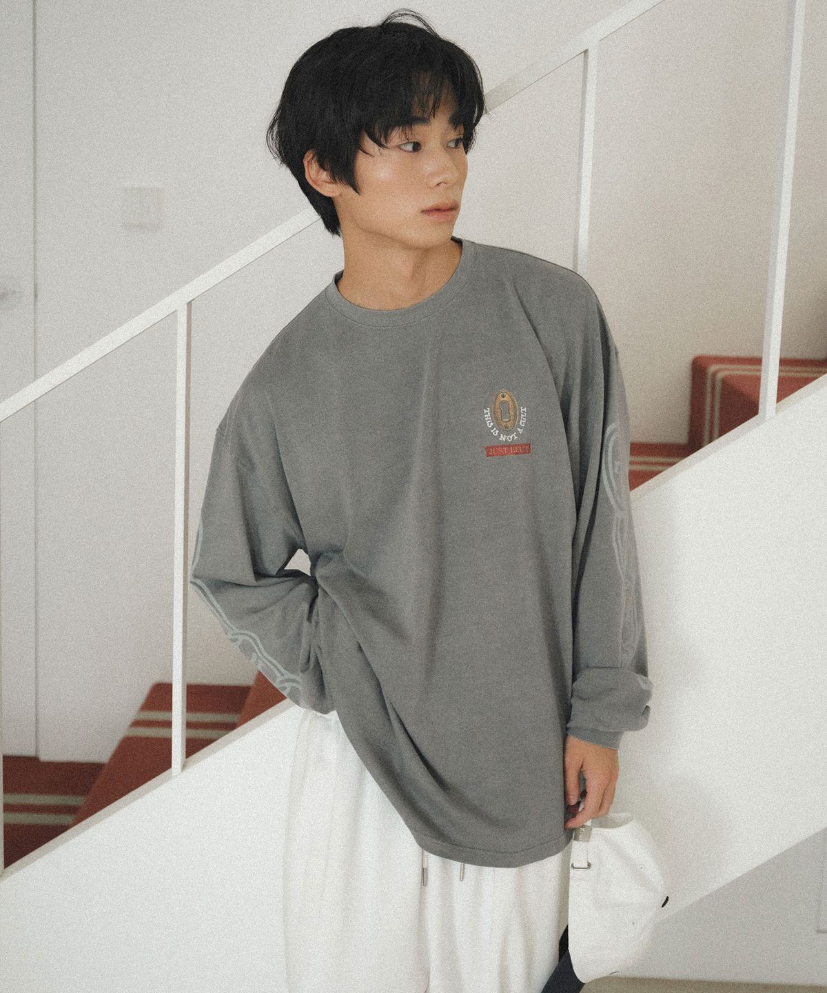 이우트(EEUT) EEUT BALLON SWEATPANTS / WHITE