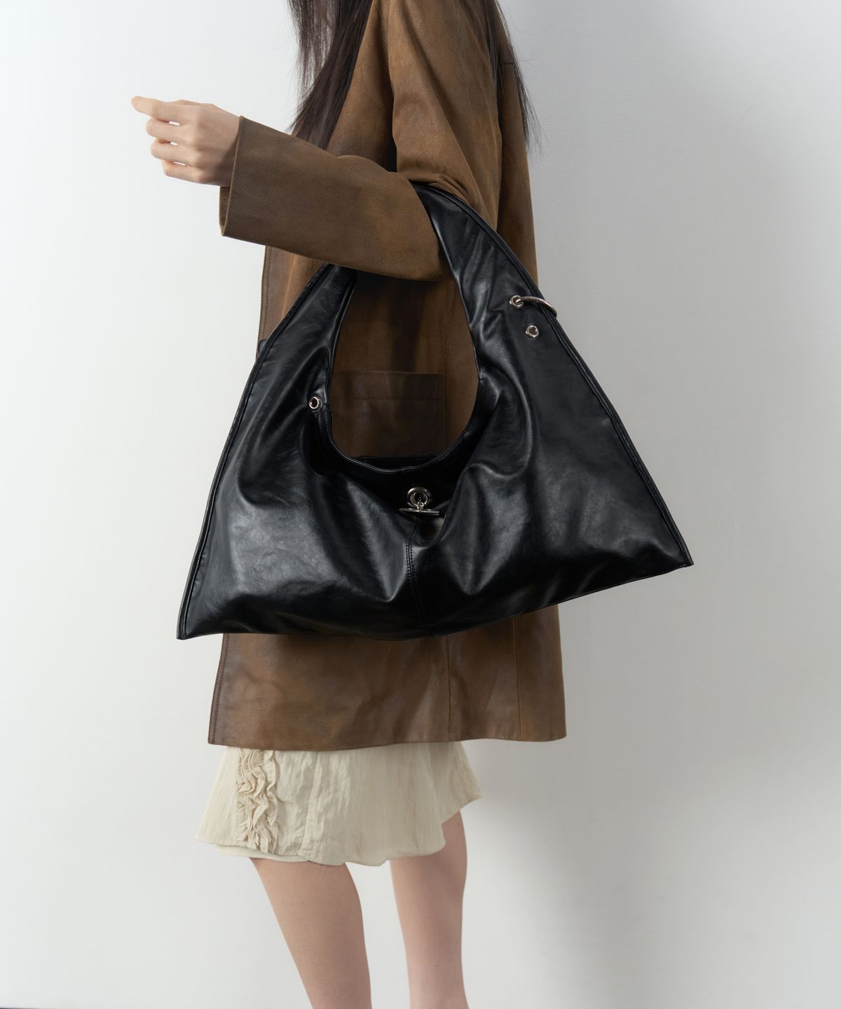 아포이(AFOYE) Pillow bag_black(블랙)