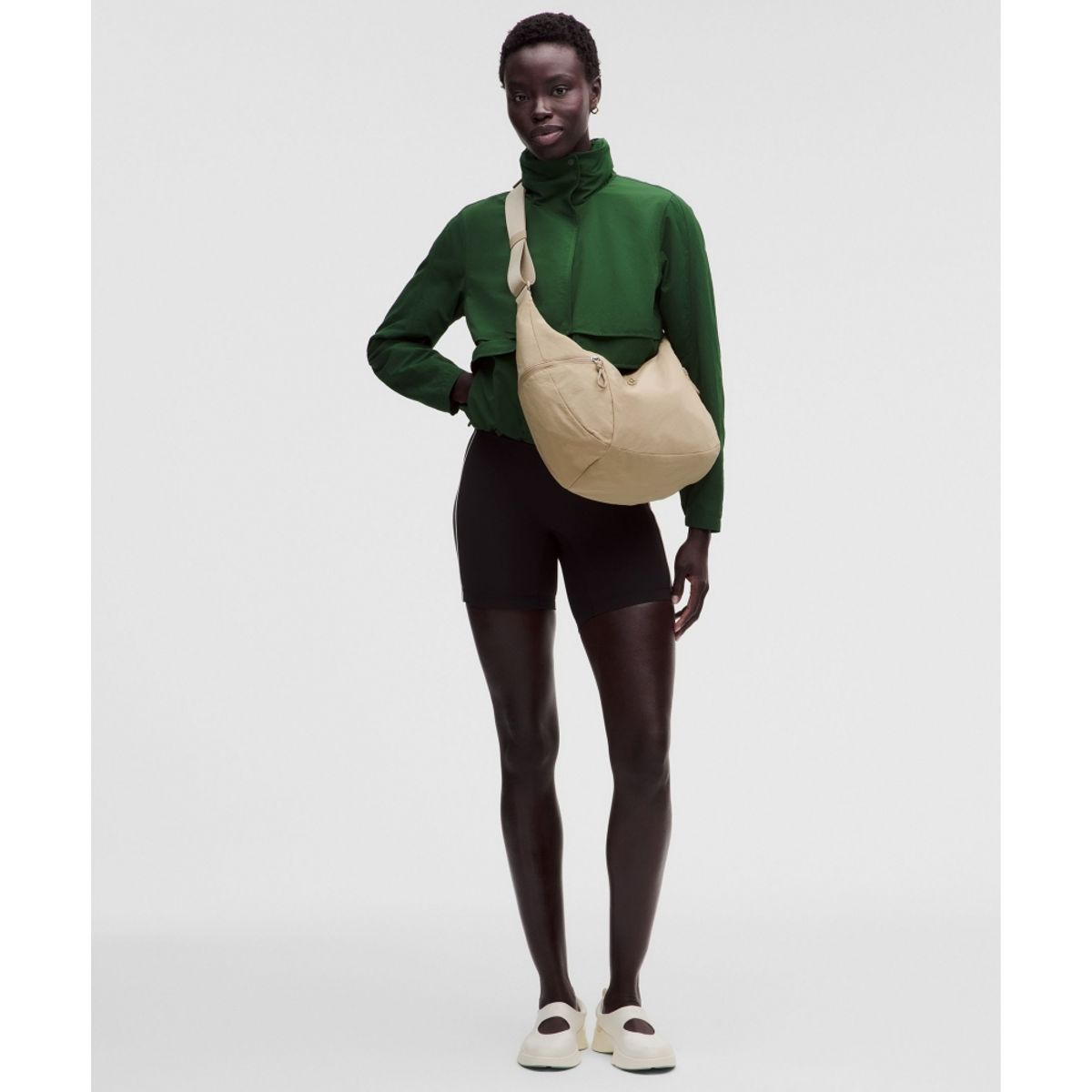 룰루레몬(LULULEMON) 라지 슬라우치 슬링백 13L  RUCU