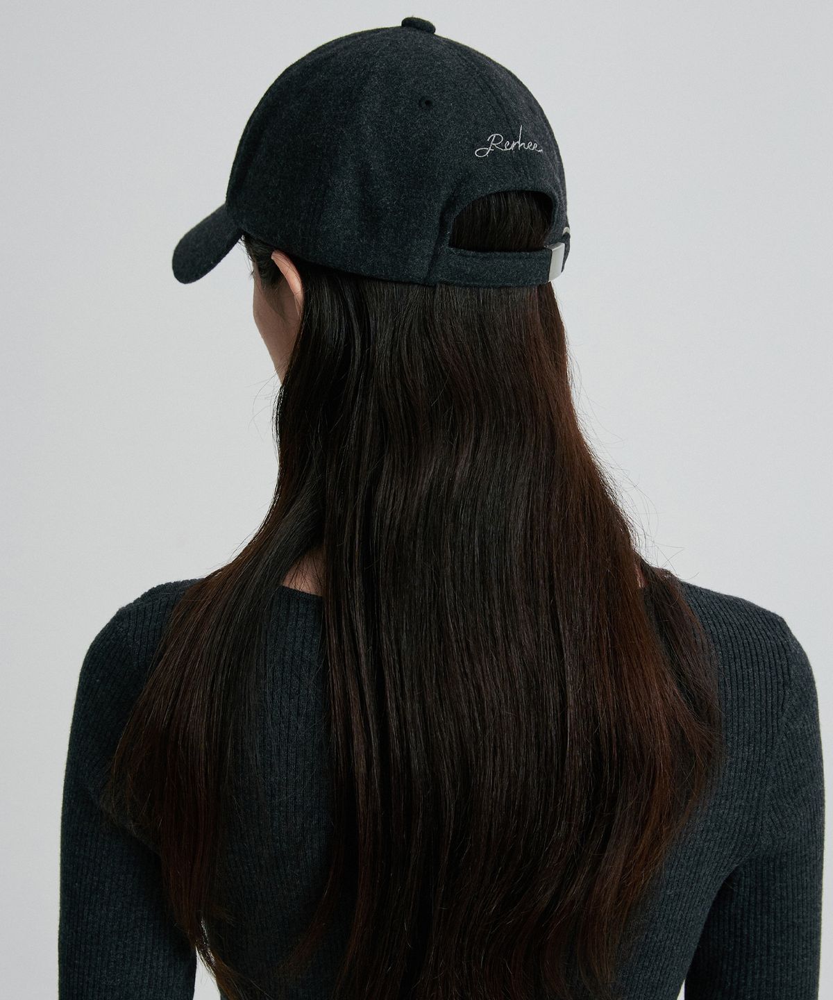 리이(RE RHEE) WOOL BALL CAP CHARCOAL