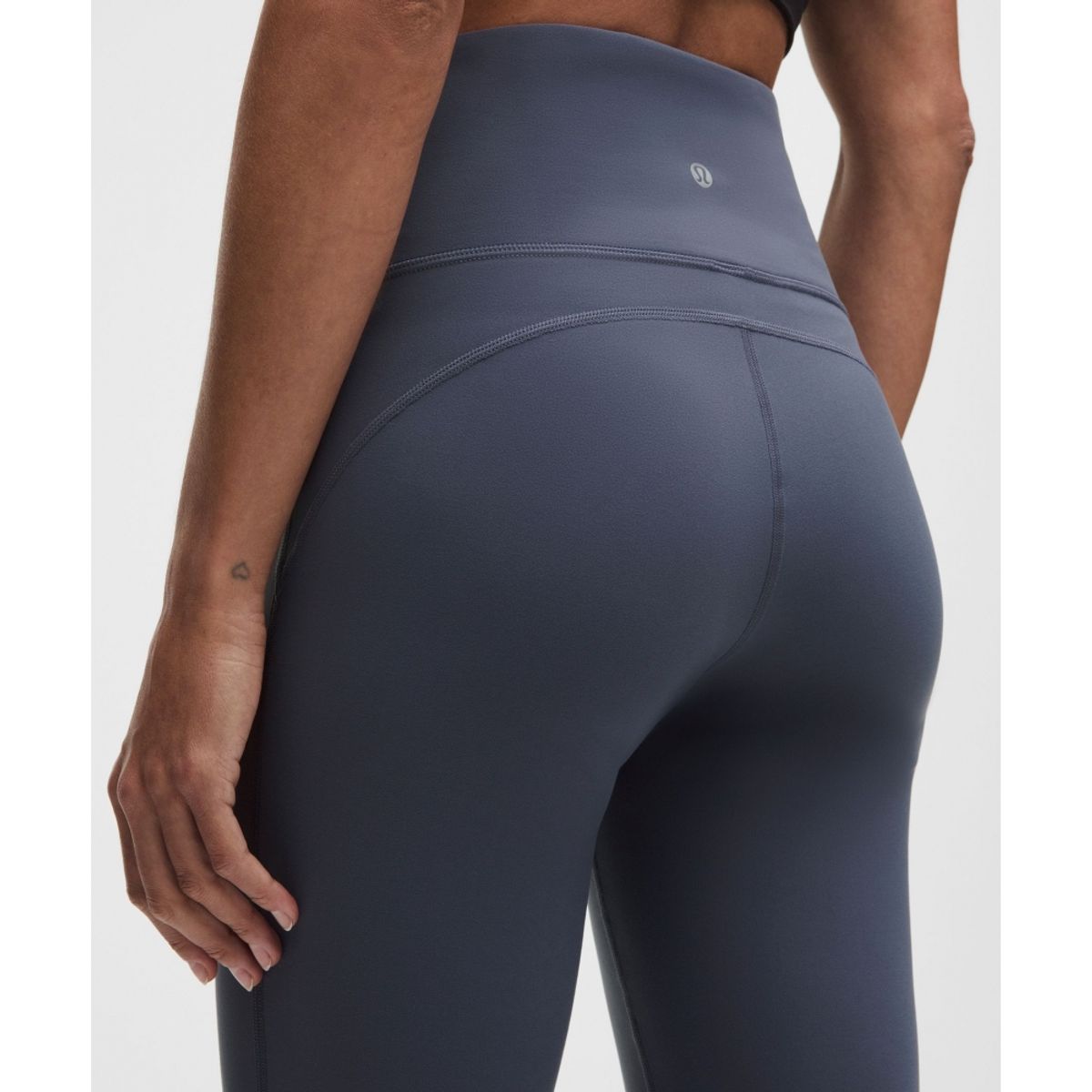 룰루레몬(LULULEMON) 그루브 Nulu 슈퍼 하이라이즈 플레어드 팬츠 *레귤러  DDND