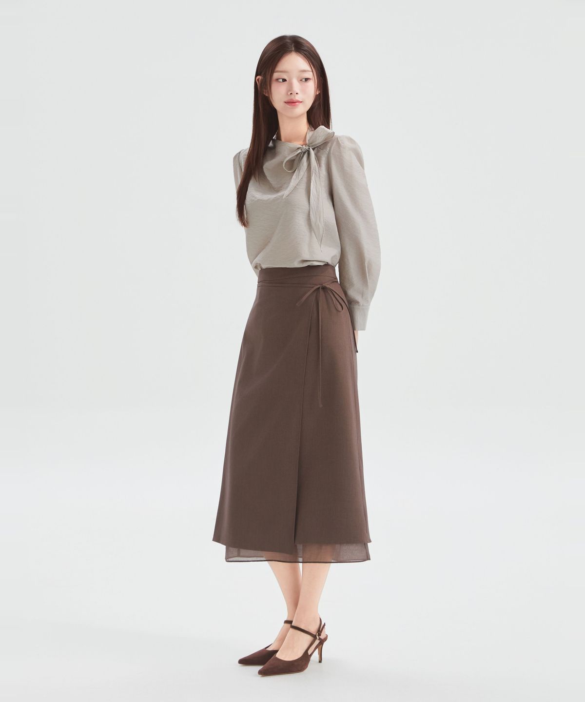 로엠(ROEM) 랩 디테일 롱 스커트 RMWHG4TR13