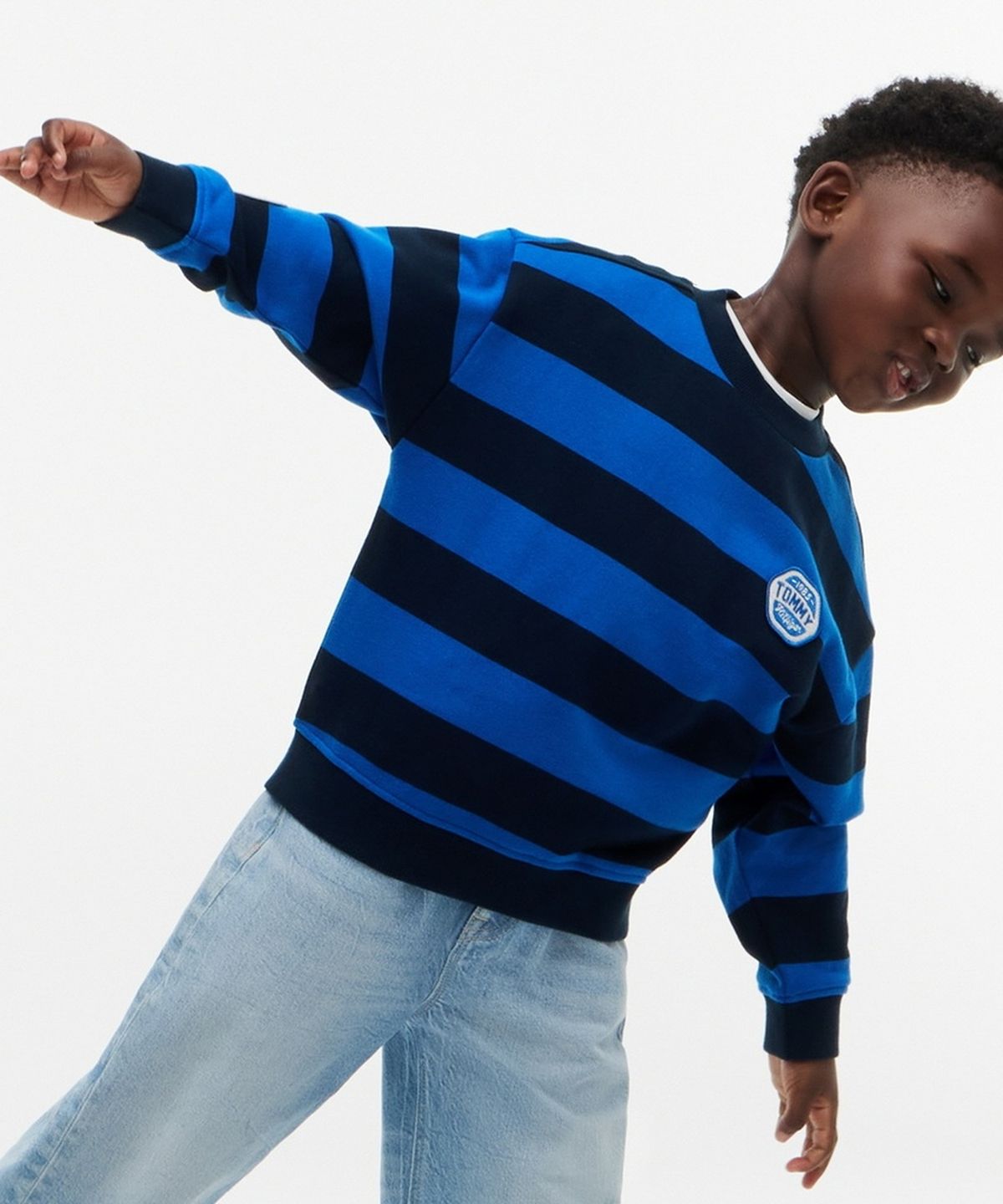 타미힐피거 키즈(TOMMY HILFIGER KIDS) 볼드 스트라이프 패치 스웨트셔츠