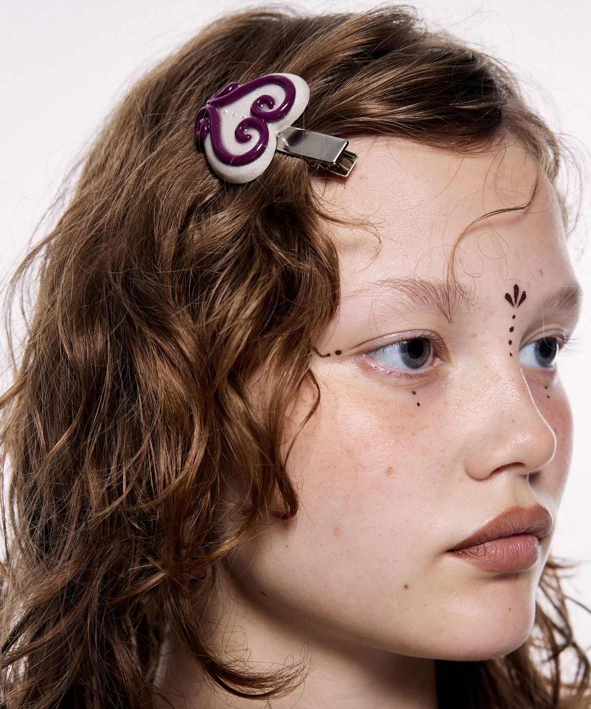엔프프(NFF) odette big heart hairpin-white