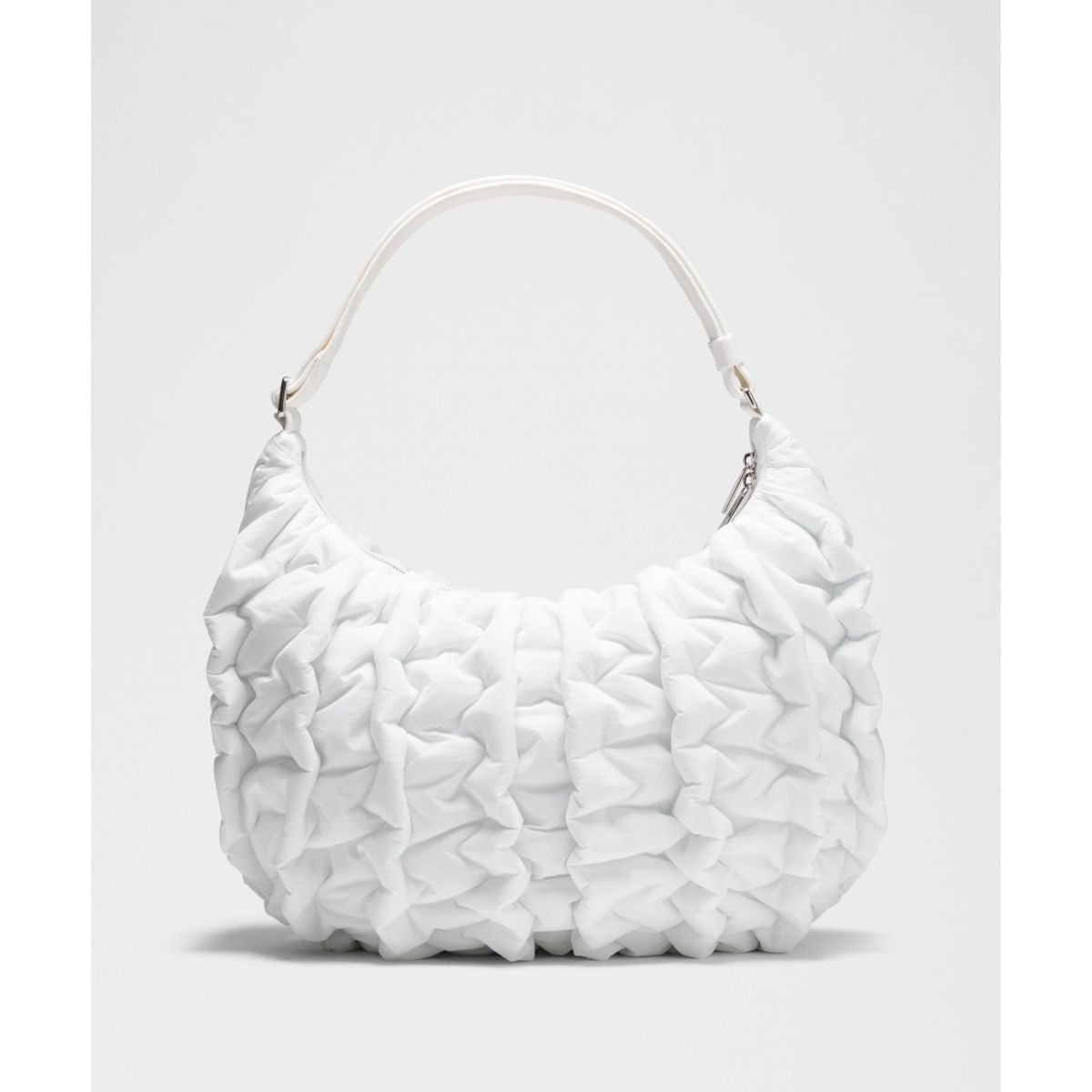 룰루레몬(LULULEMON) 퀼티 퍼프 숄더백 14L  WHT SLVR