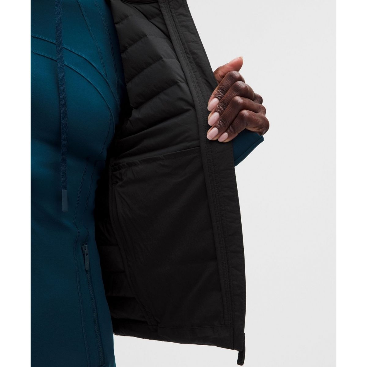 룰루레몬(LULULEMON) 다운 앤 어라운드 베스트  BLK