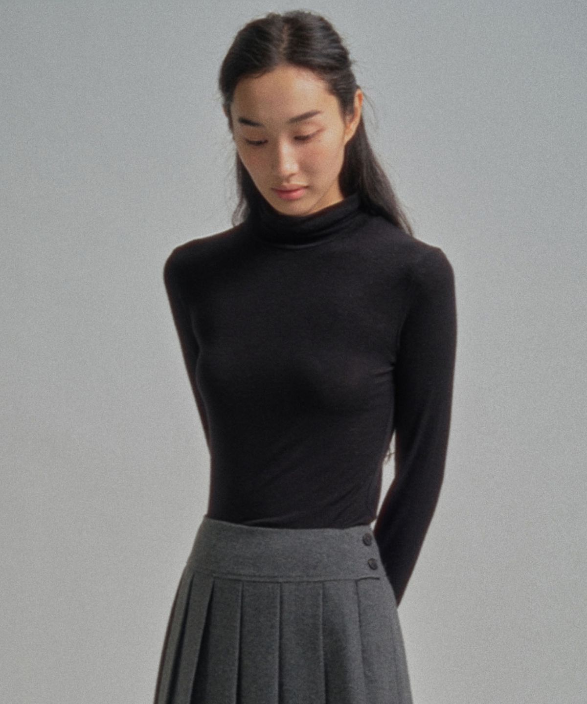 망고매니플리즈(MANGO MANY PLEASE) SHEERLY TURTLE TEE_BLACK