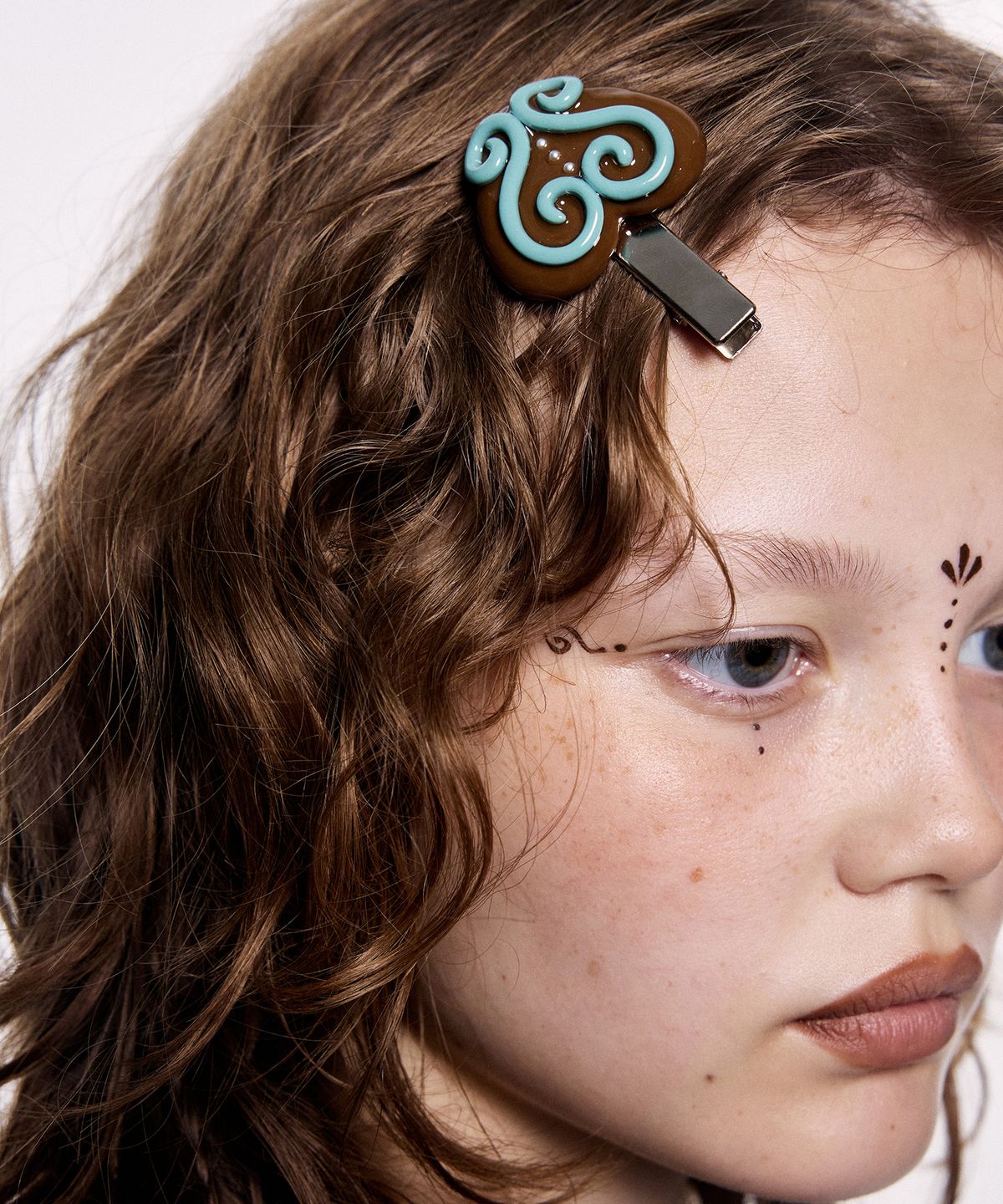 엔프프(NFF) odette big heart  hairpin-brown