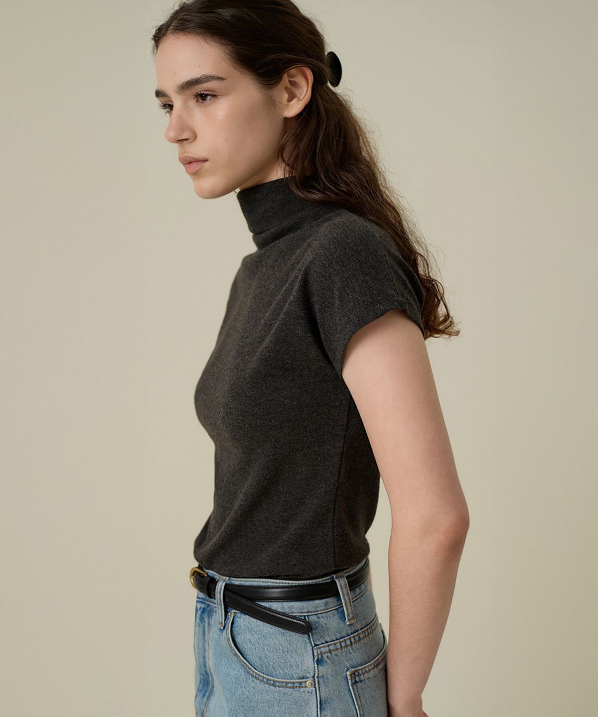망고매니플리즈(MANGO MANY PLEASE) VELI COWL NECK TEE_CHARCOAL