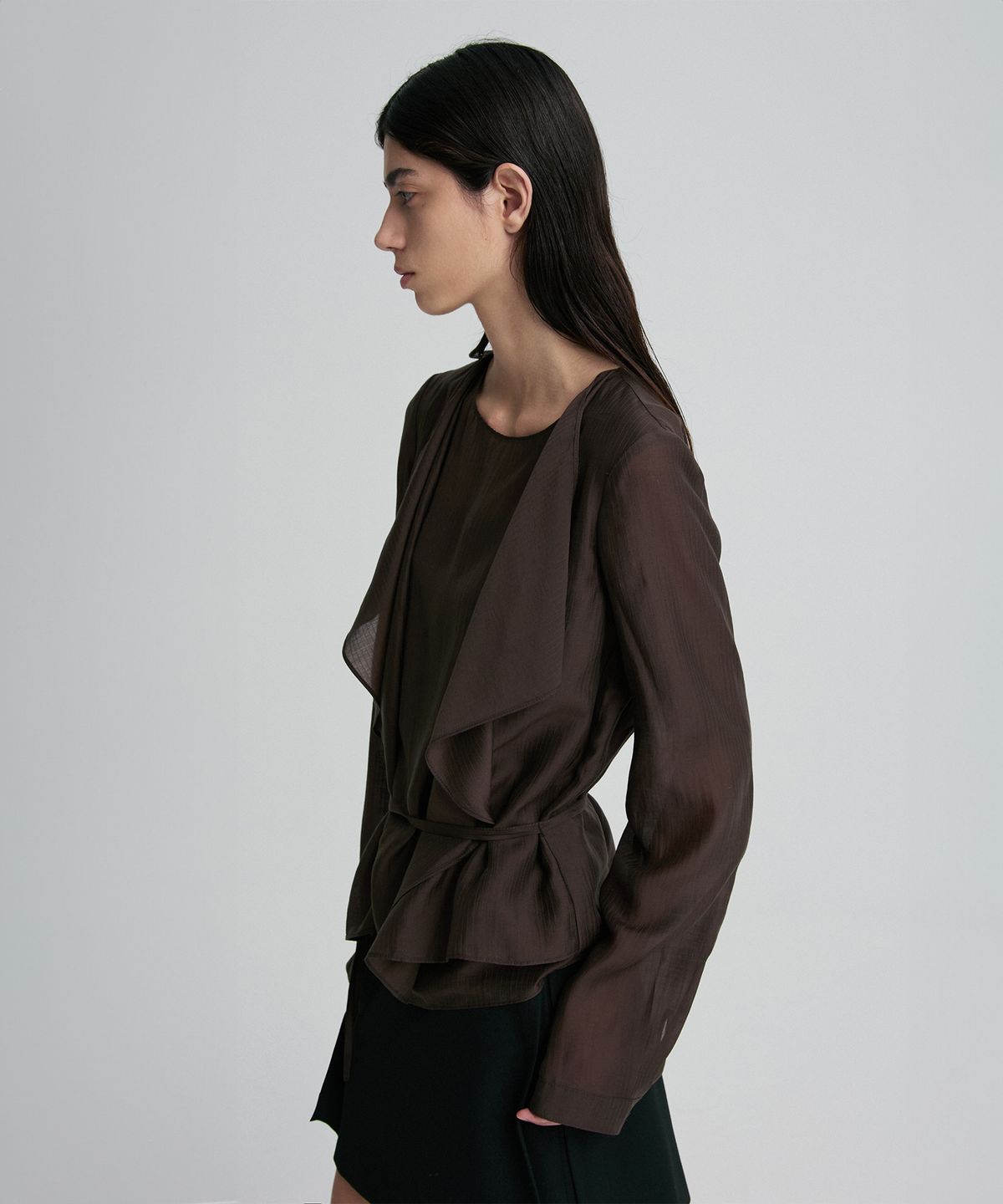 리이(RE RHEE) TIE-DETAIL GATHERED-WAIST BLOUSE TRUFFLE
