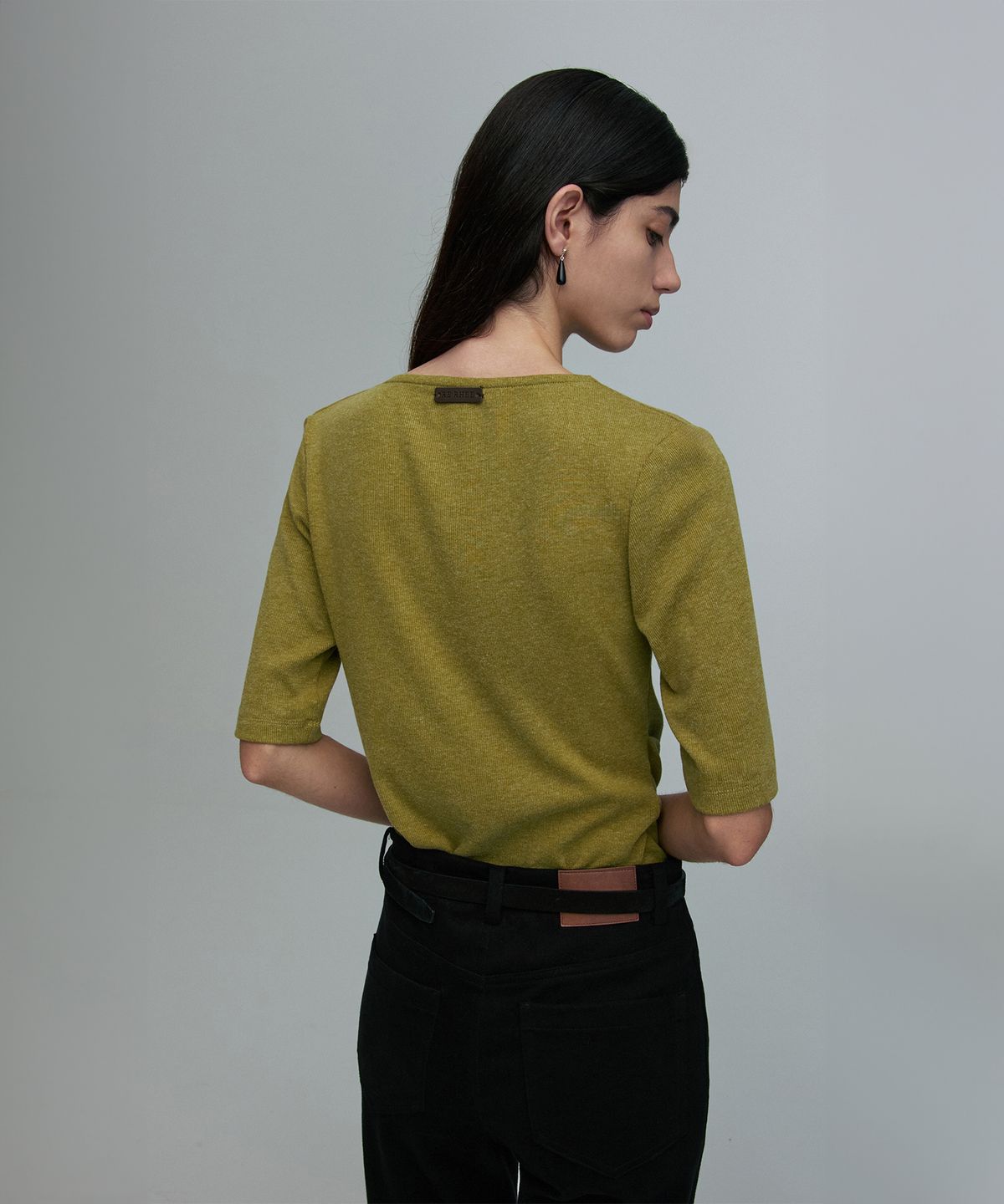 리이(RE RHEE) COWL-NECK HALF-SLEEVE TOP AVOCADO