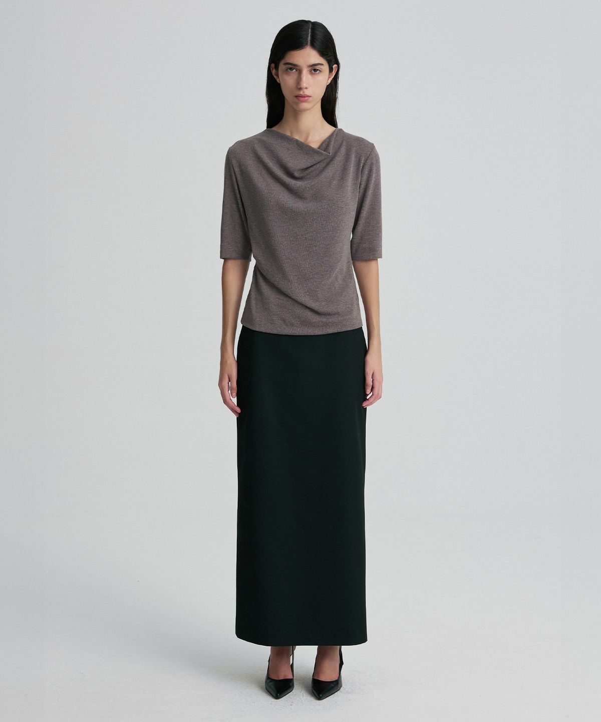 리이(RE RHEE) COWL-NECK HALF-SLEEVE TOP MOCHA