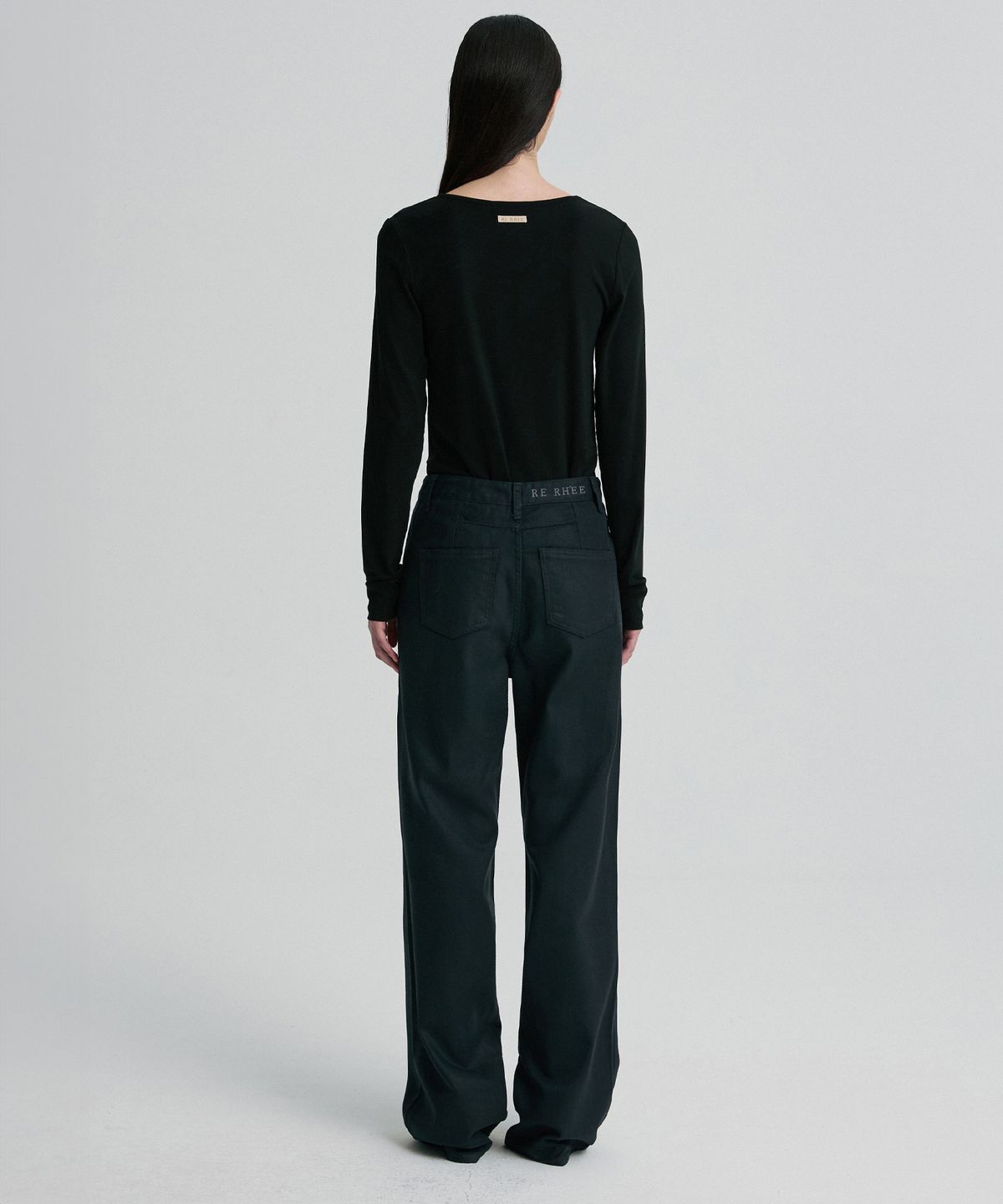 리이(RE RHEE) COATED DENIM JEANS