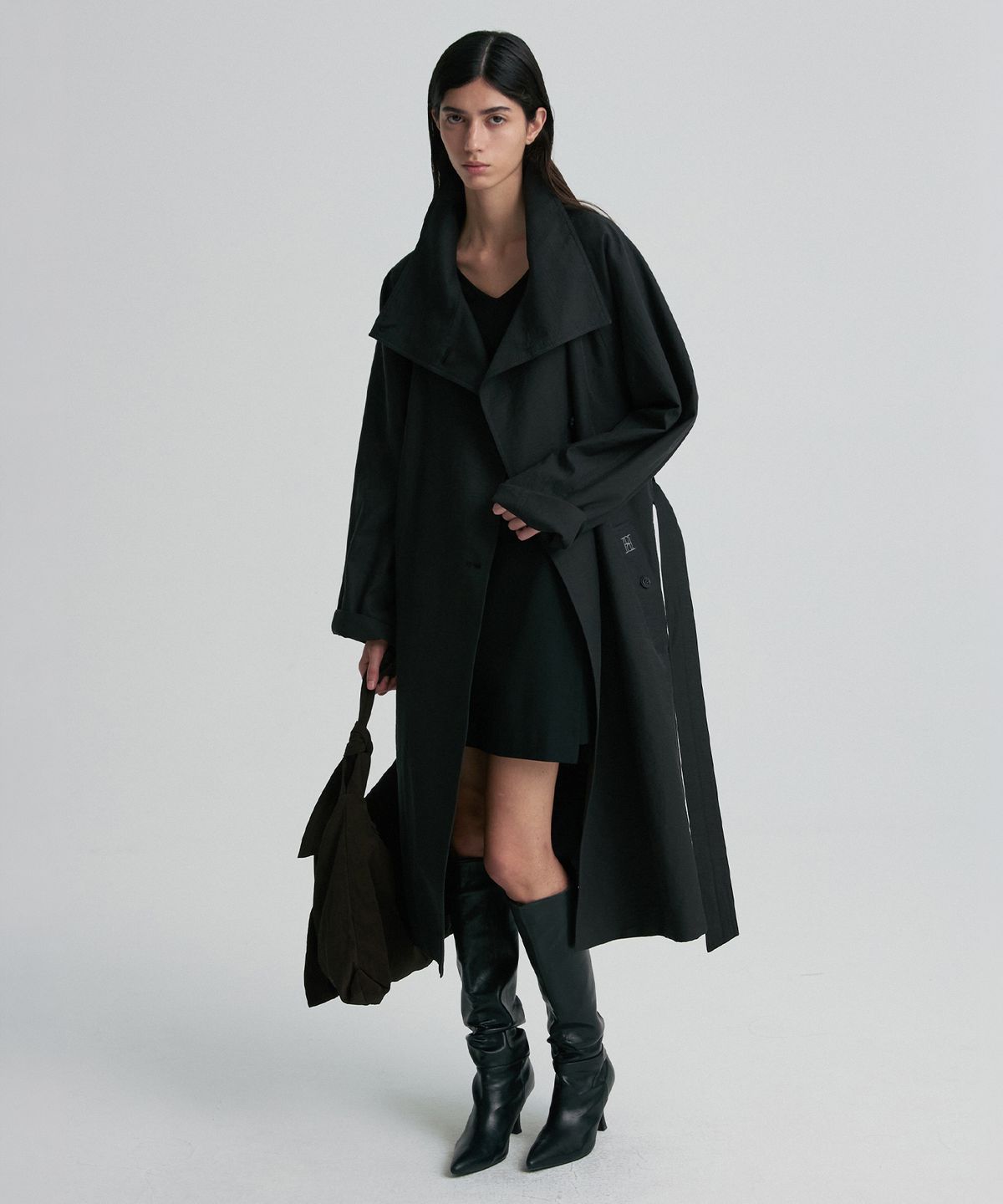 리이(RE RHEE) FUNNEL NECK BELTED TRENCH COAT BLACK