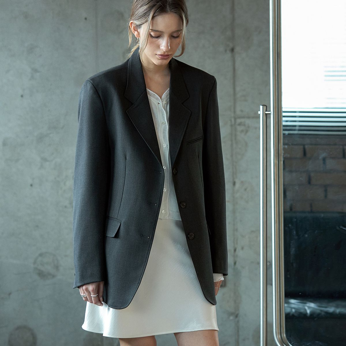 켈리도나휴(KELLY DONAHUE) 어반 싱글 테일러드자켓 GRAY