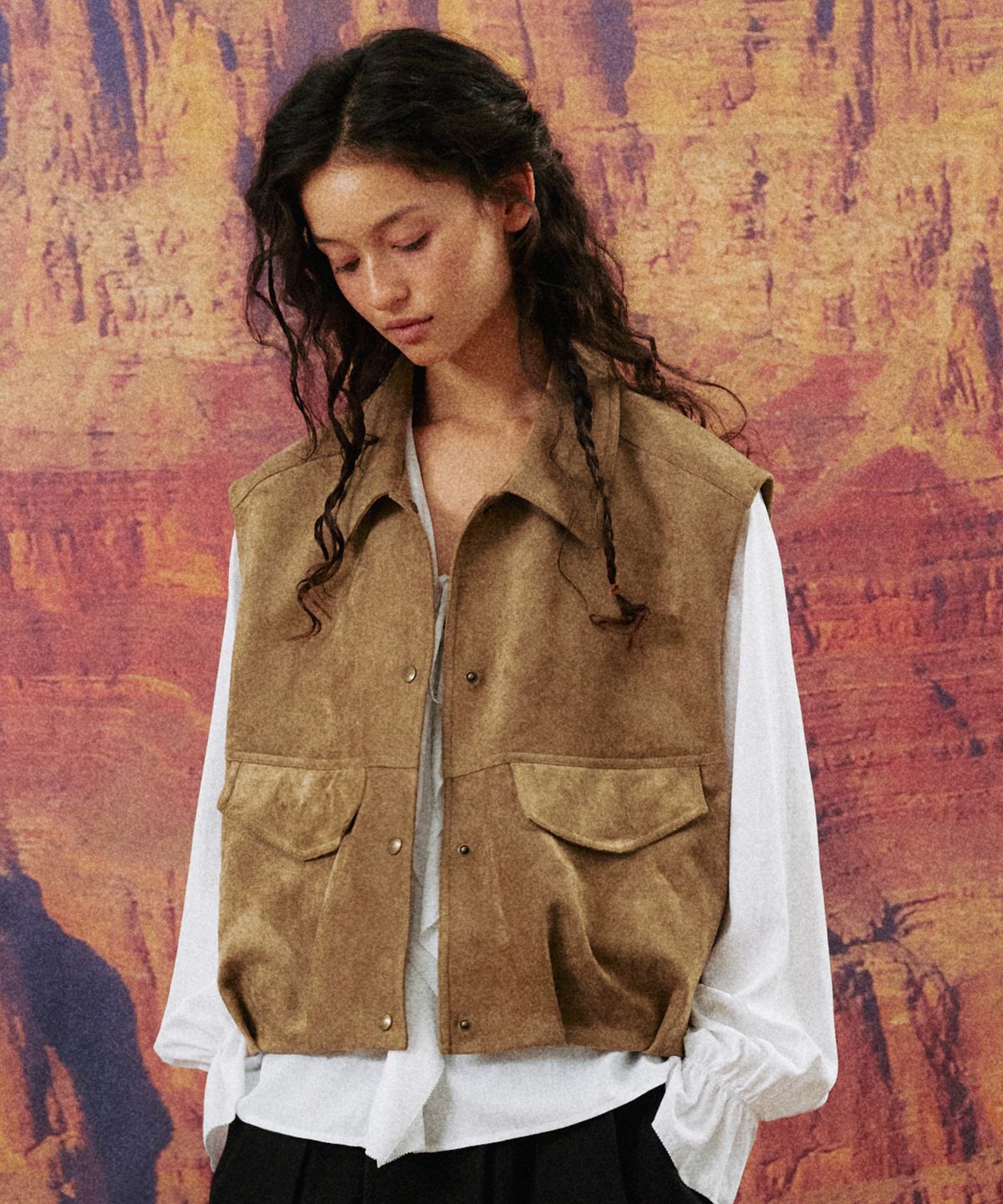 망고매니플리즈(MANGO MANY PLEASE) CAJU SUEDE VEST_KHAKI BEIGE