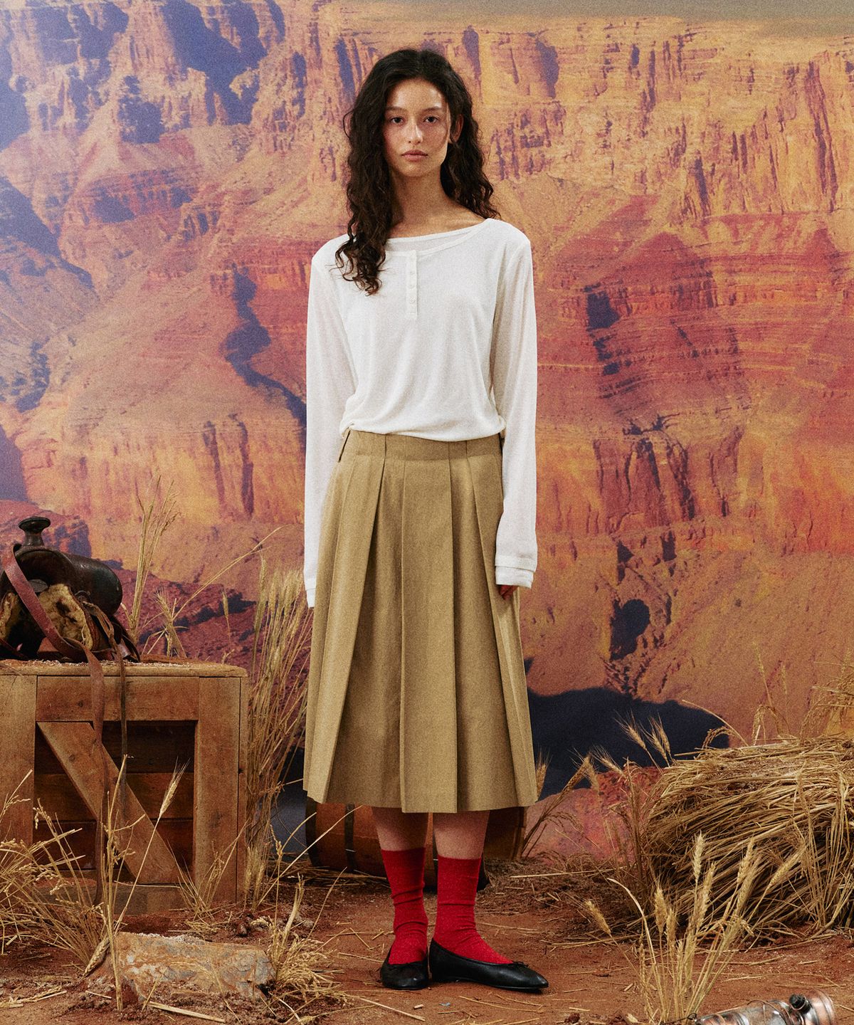 망고매니플리즈(MANGO MANY PLEASE) CINDY TUCK SKIRT_BEIGE