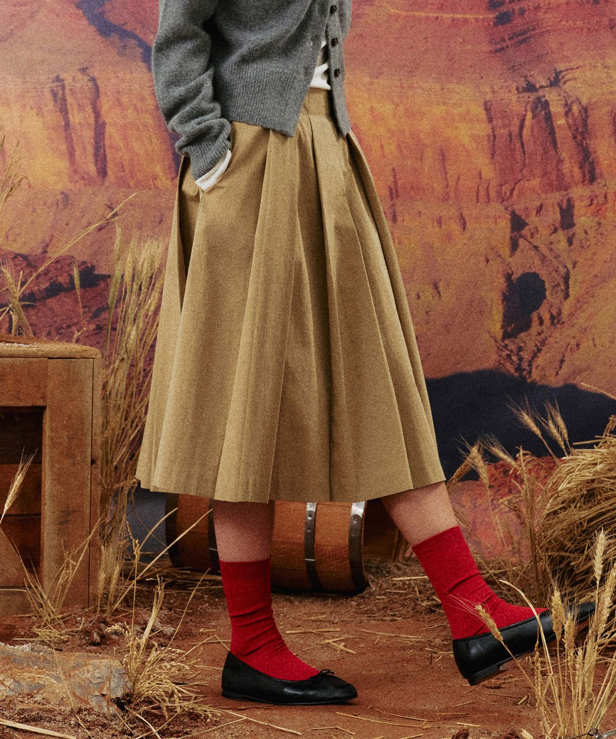 망고매니플리즈(MANGO MANY PLEASE) CINDY TUCK SKIRT_BEIGE