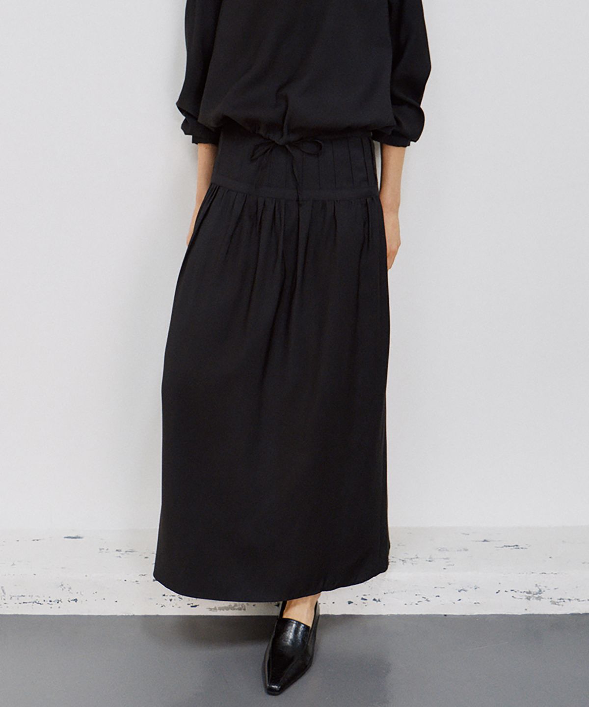 노우드(NOEUD) SK014 Muted Pintuck Skirt (Black)