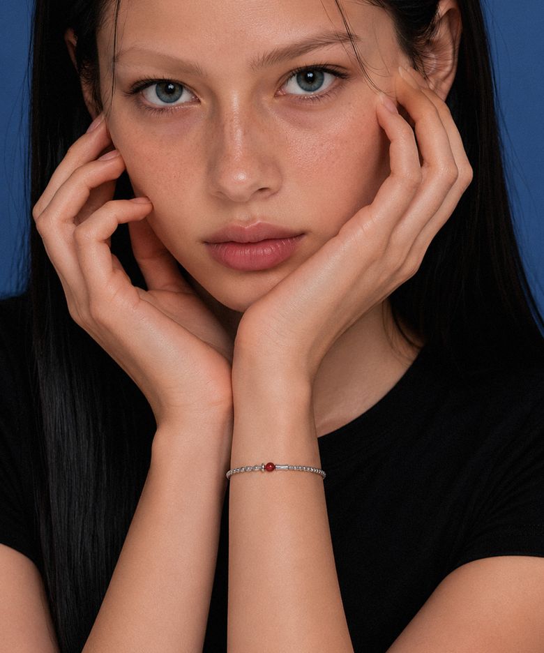 V9 Essential 26 Garnet Balance Bracelet