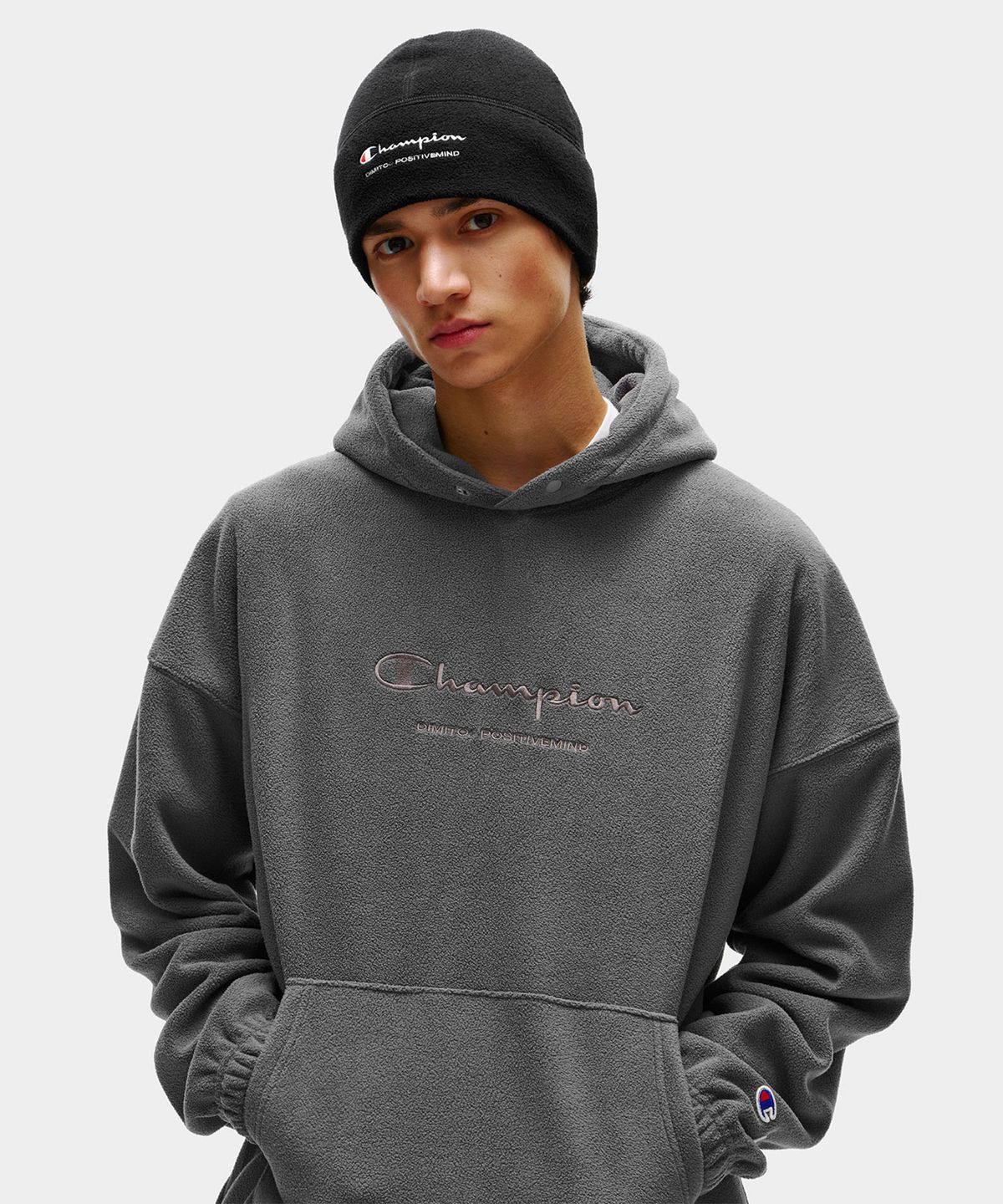 디미토(DIMITO) [CHAMPION x DIMITO] SCRIPT FLEECE HOODIE DARK GREY