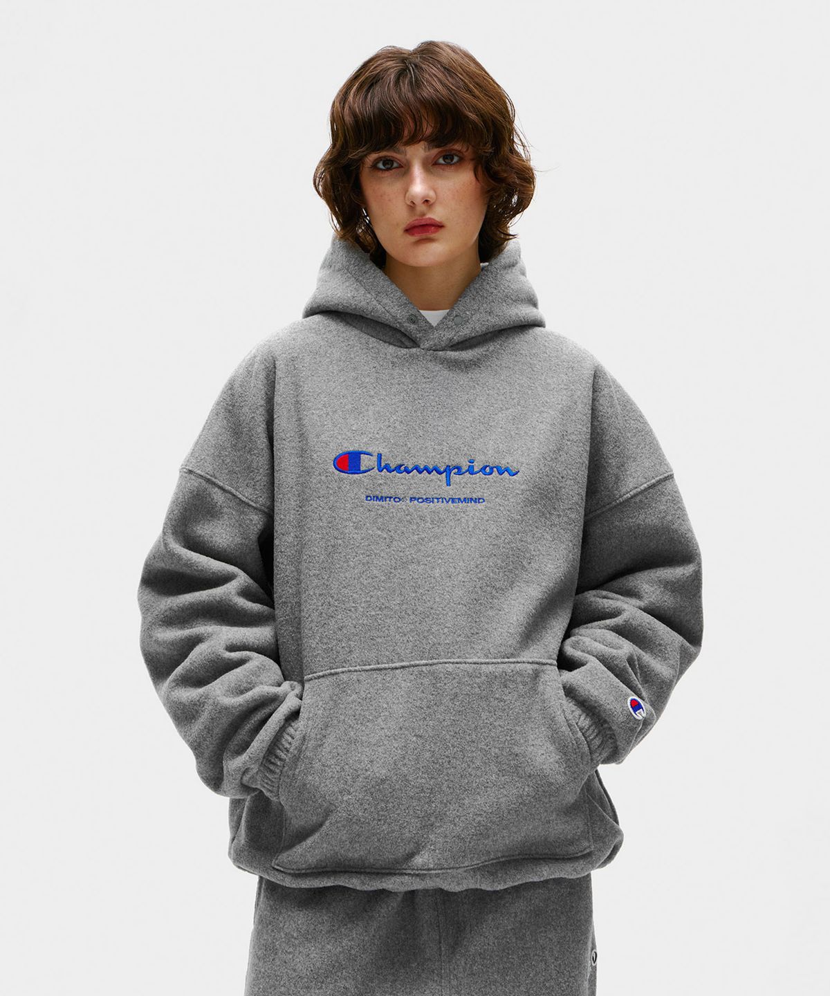 디미토(DIMITO) [CHAMPION x DIMITO] SCRIPT FLEECE HOODIE WARM GREY